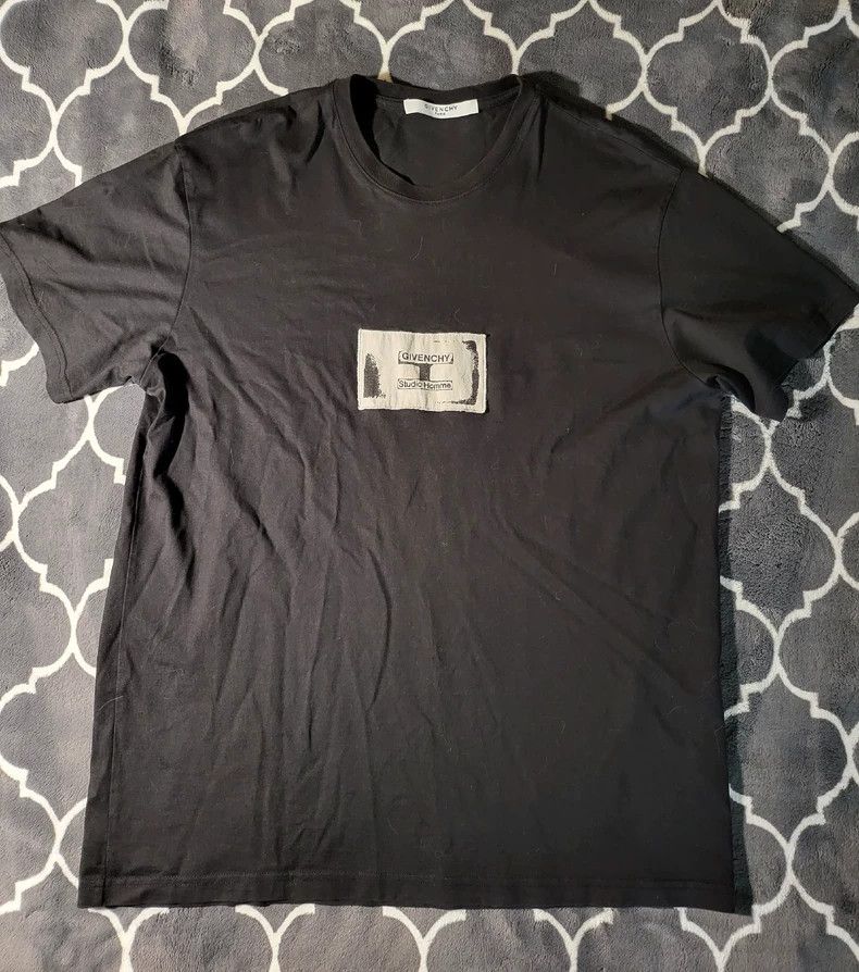 Givenchy Givenchy Short-sleeved T-shirt, Stylish Fit, Comfortable, Size US M / EU 48-50 / 2 - 1 Thumbnail