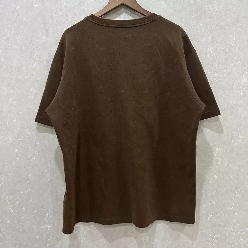Louis Vuitton Louis Vuitton size 4l Short sleeves with logo on the back Size US M / EU 48-50 / 2 - 2 Thumbnail