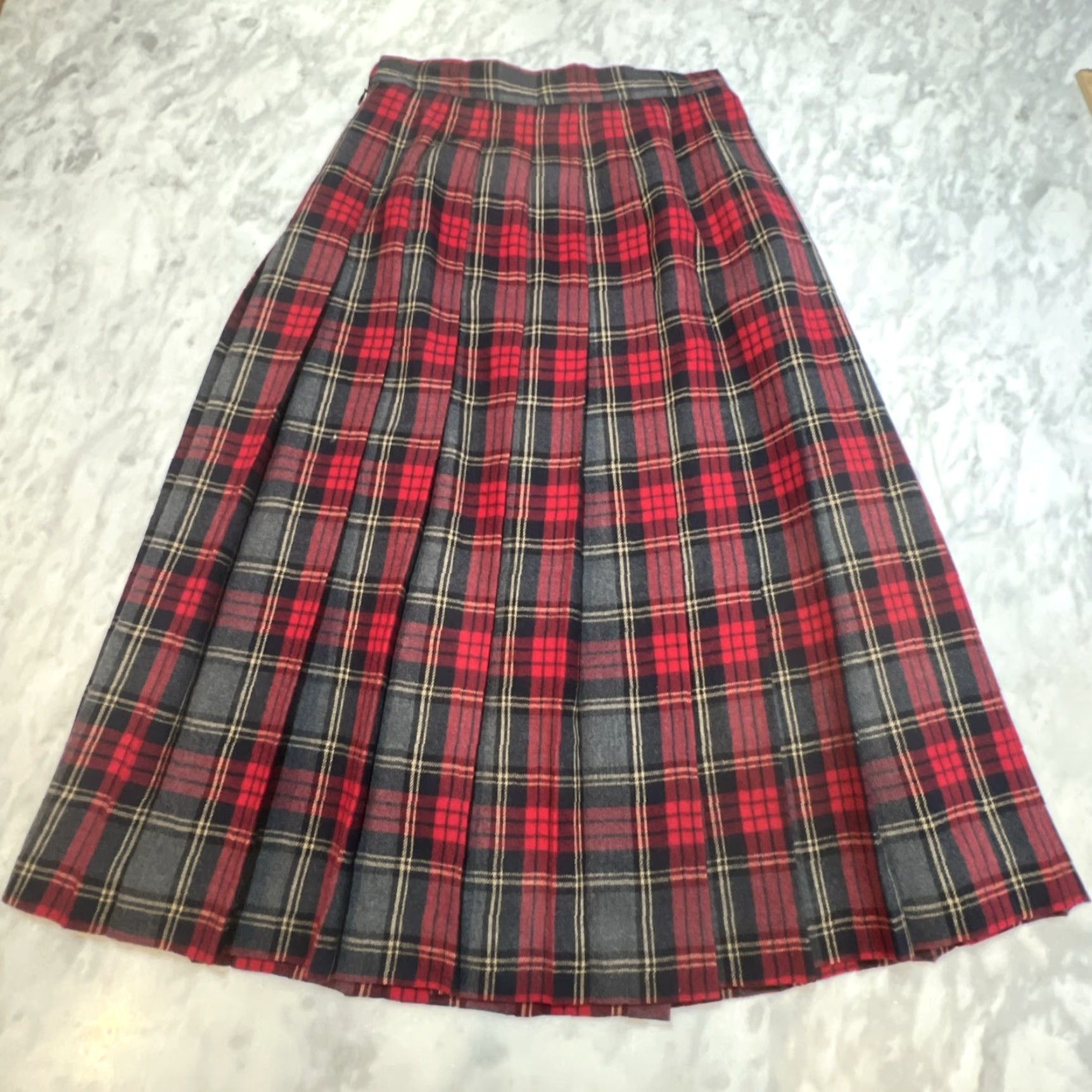 Vintage VINTAGE LL Bean Skirt Petite 8P Red Plaid Tartan 100% Wool Pleated Lined Maxi USA Size 30" / US 8 / IT 44 - 5 Thumbnail