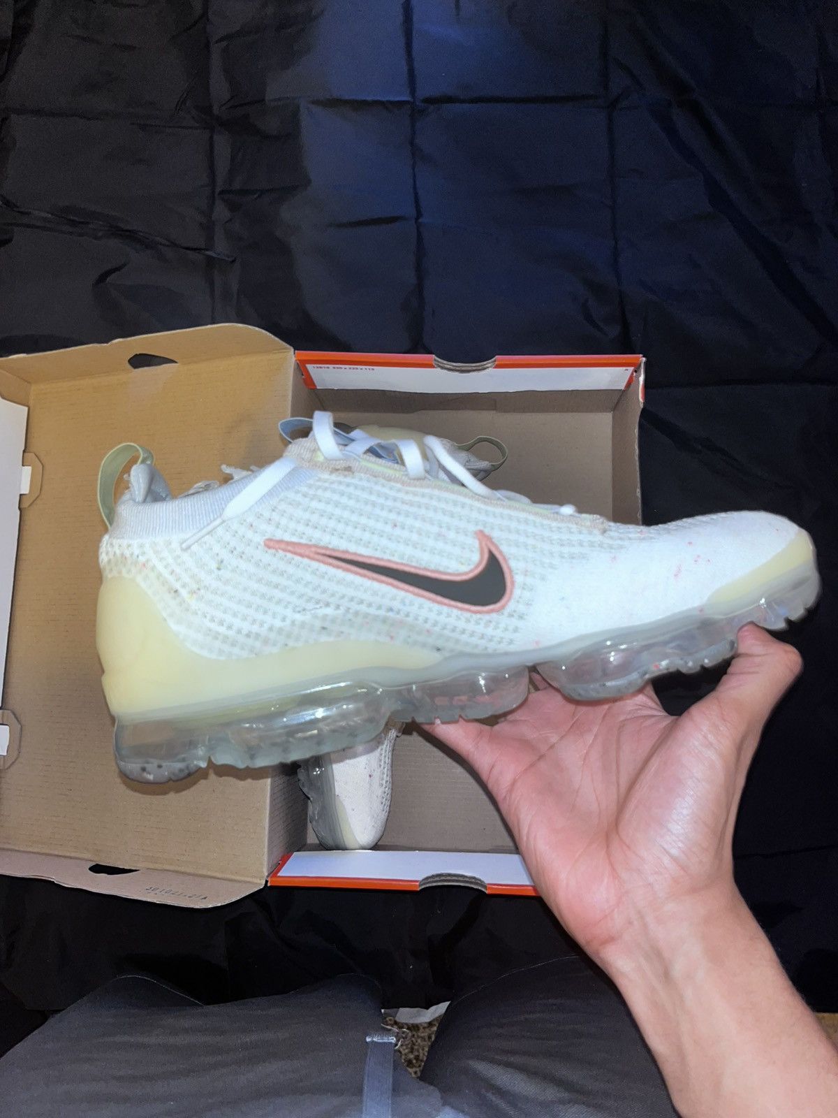 Nike Nike Air Vapormax 2021 mismatched Size US 11 / EU 44 - 2 Thumbnail