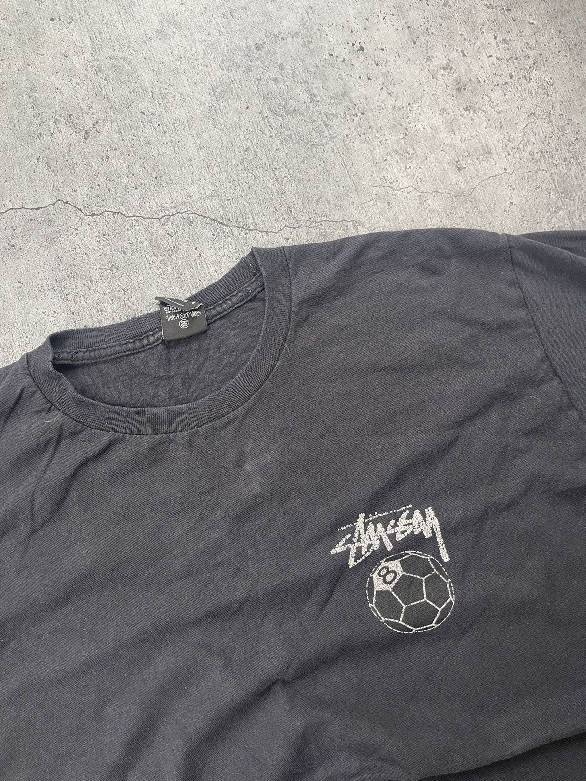 Other Stussy 8 Ball distressed Tshirt Size US L / EU 52-54 / 3 - 3 Thumbnail