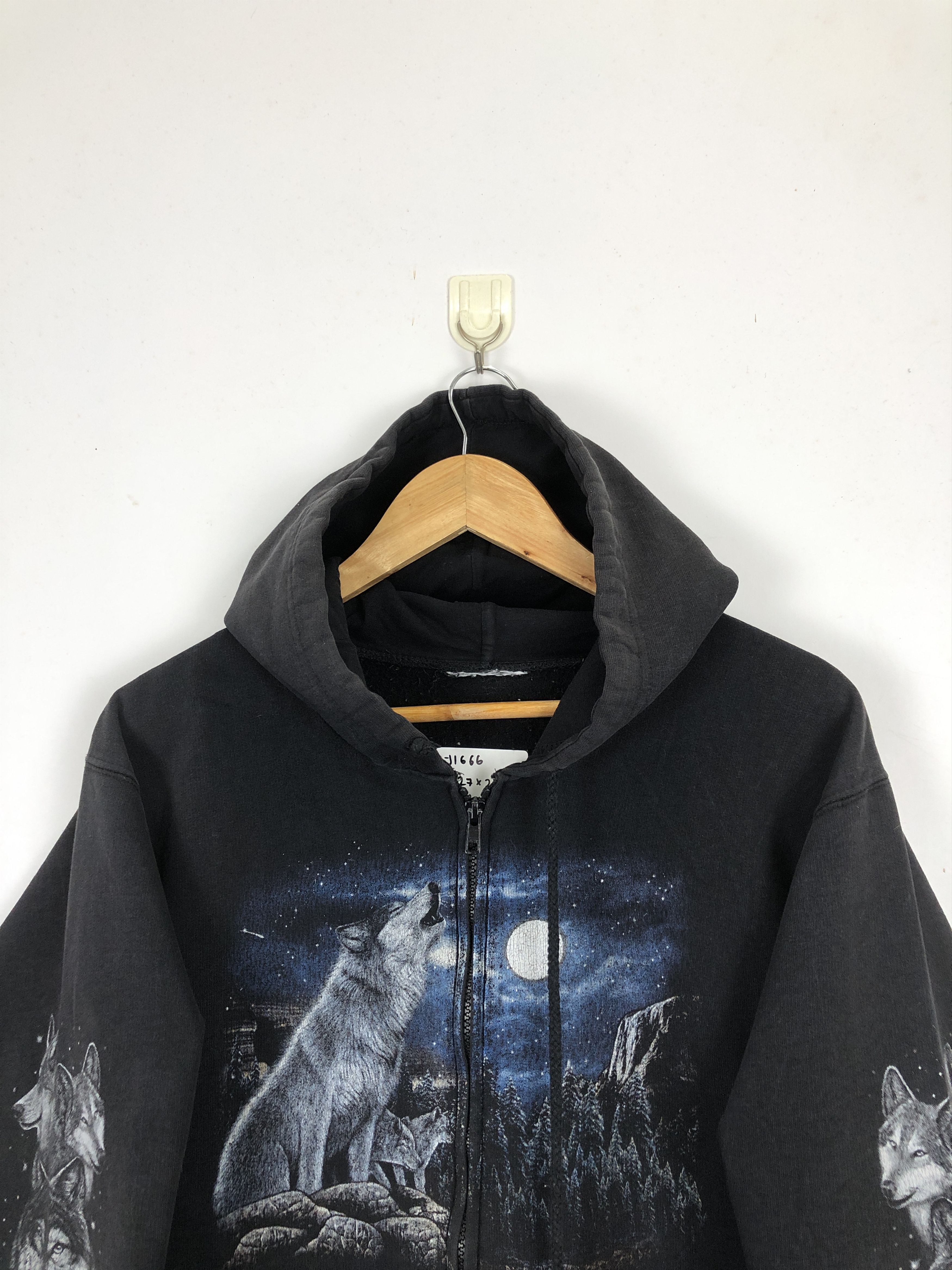 The Mountain × Vintage Vintage 90s The Mountain Wolf Printed Zipper Hoodie Jacket Size US L / EU 52-54 / 3 - 2 Thumbnail