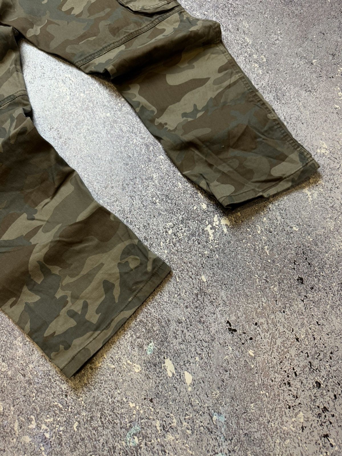 Wrangler CRAZY WRANGLER MULTIPOCKET TACTICAL CAMO PANTS Size US 36 / EU 52 - 11 Thumbnail
