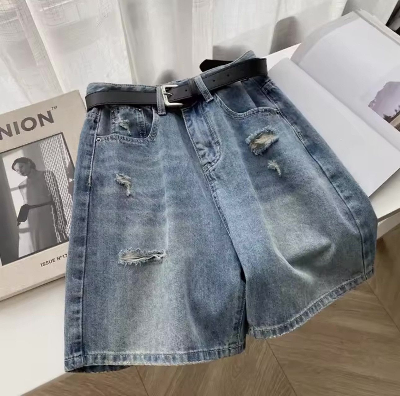 Vintage Straight Washed Wide Leg Holes Distressed Shorts Size US 32 / EU 48 - 1 Thumbnail