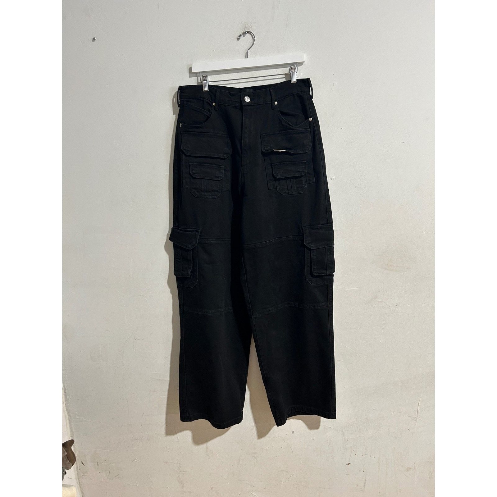 Rta RTA BLACK ROMAN DENIM CARGO PANTS 33 PREOWNED Size US 33 - 1 Thumbnail