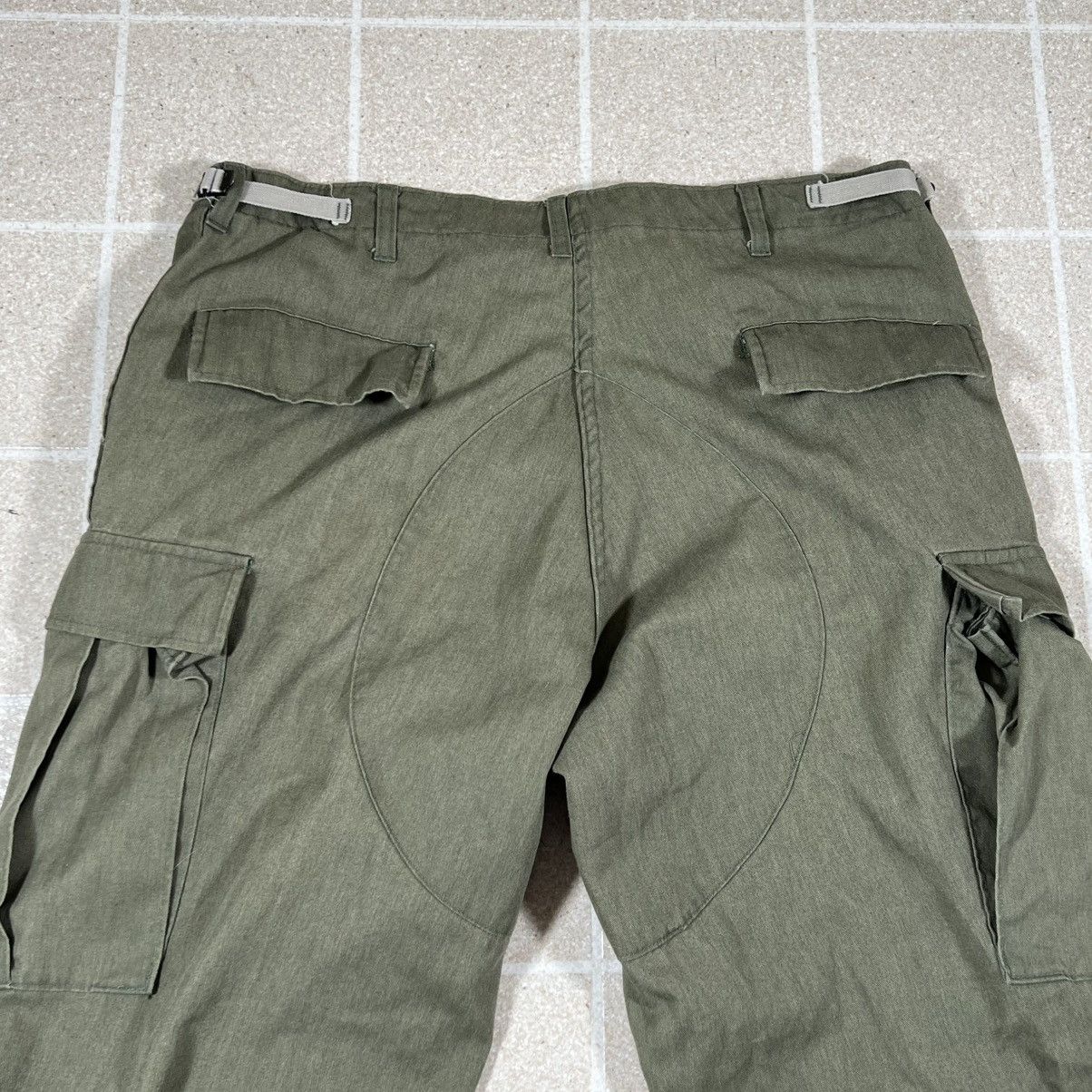 Vintage Vintage Military Combat Cargo Pants Adjustable Waist Size US 35 - 4 Thumbnail
