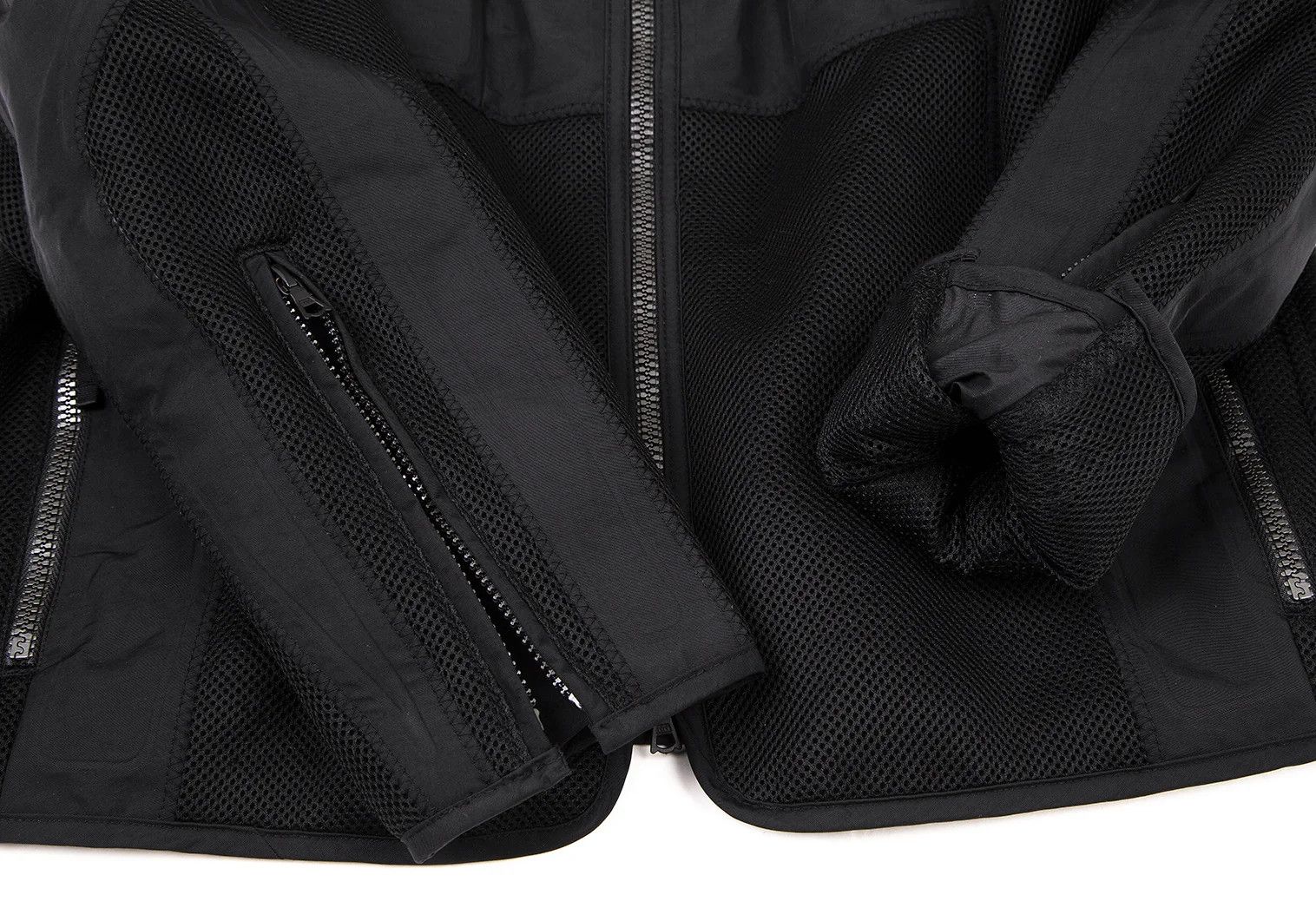Issey Miyake Air Valve Mesh Design Bonding Jacket in Black 2 Size US M / EU 48-50 / 2 - 7 Thumbnail