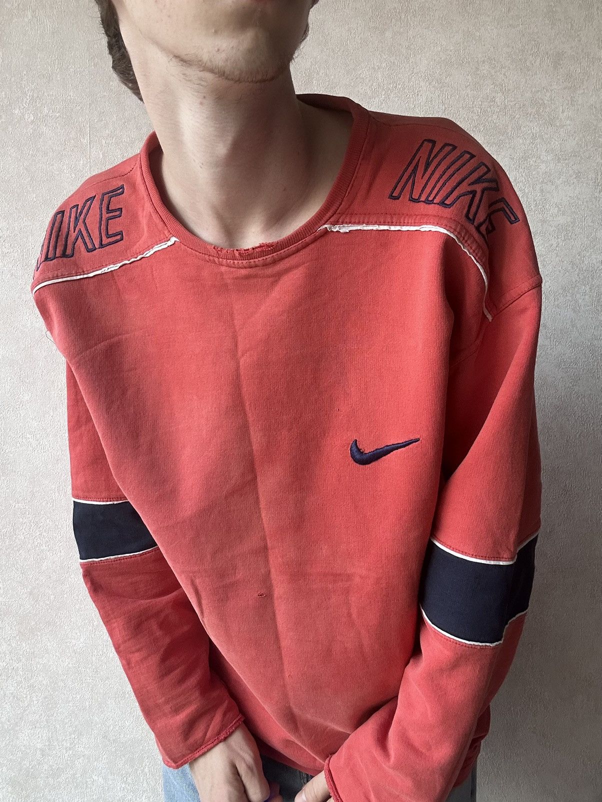 Nike 90s Nike Distressed Prison Style Swoosh Logo Sweatshirt Size US L / EU 52-54 / 3 - 2 Thumbnail