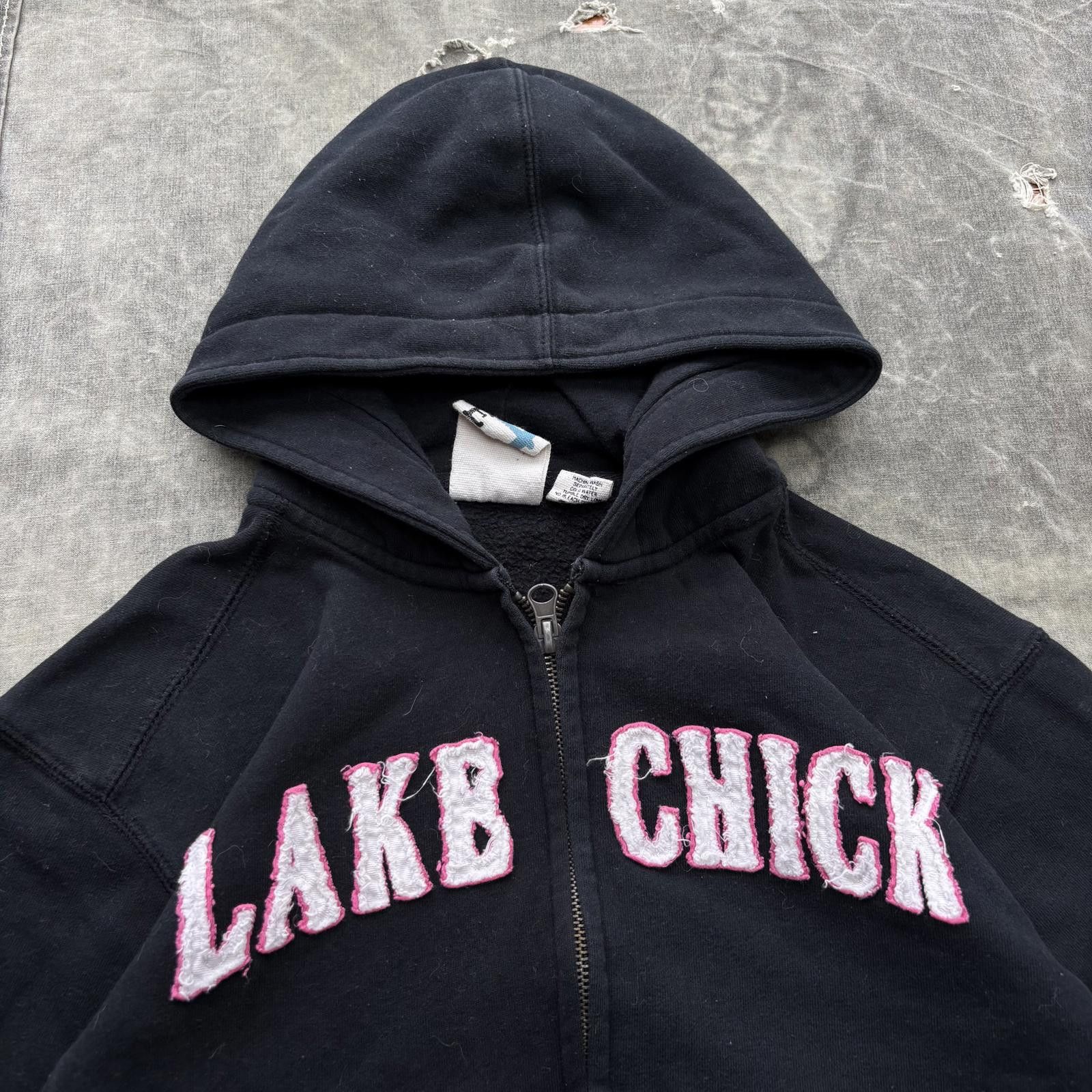 Vintage Vintage Y2K Lake Chick Grunge Embroidered Full Zip Hoodie Size S / US 4 / IT 40 - 2 Thumbnail