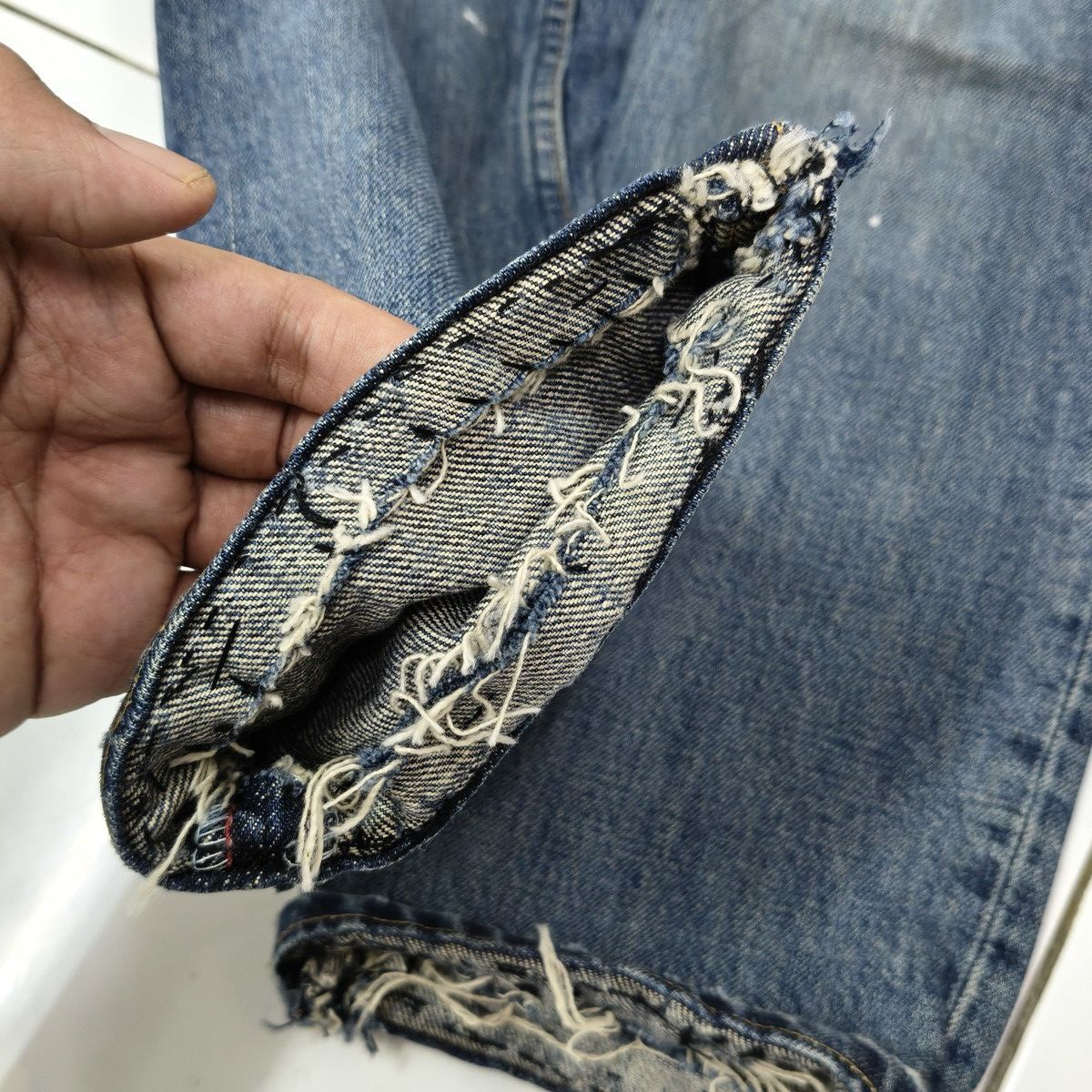 Helmut Lang Vintage Y2K Helmut Lang Paint Splatter Classic Cut Jeans Size US 29 - 12 Thumbnail