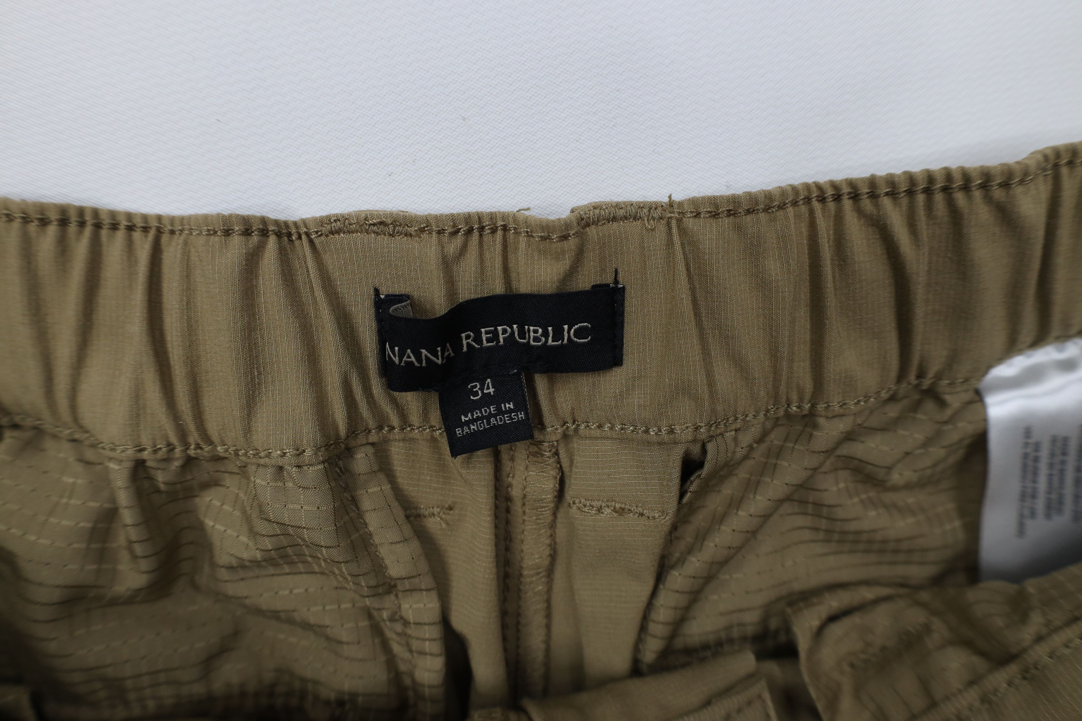 Banana Republic Banana Republic Tech Knit Above Knee Chino Shorts Brown Size US 34 / EU 50 - 6 Thumbnail