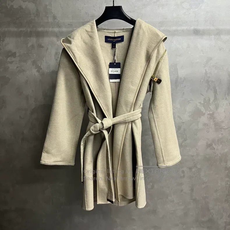 Louis Vuitton Louis Vuitton Khaki solid long-sleeve hooded lace-up midi Size XXS / US 00 / IT 34 - 1 Thumbnail