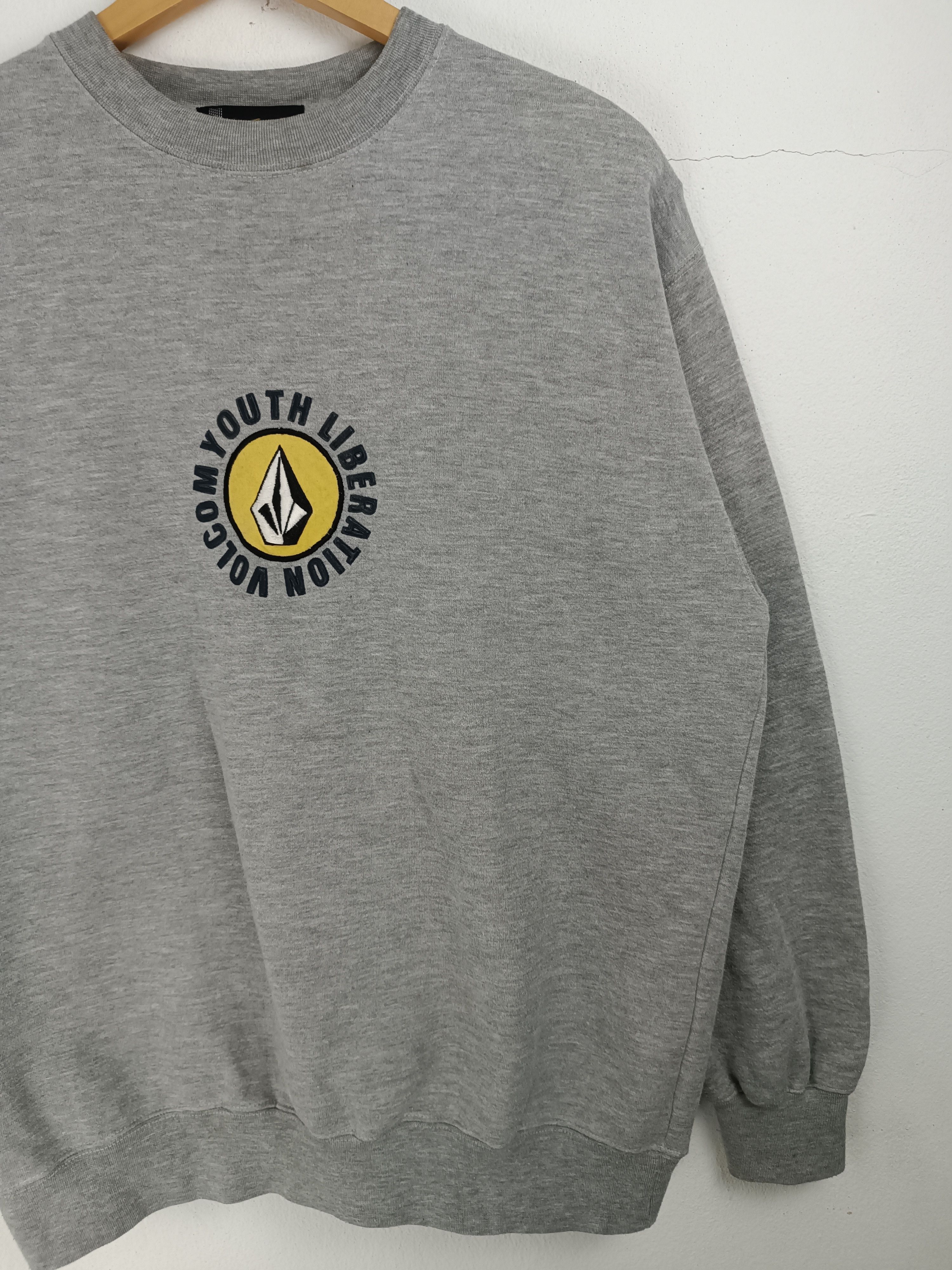 Vintage VINTAGE 90'S VOLCOM YOUTH LIBERATION LOGO SKATE PUNK GRUNGE Size US L / EU 52-54 / 3 - 6 Thumbnail