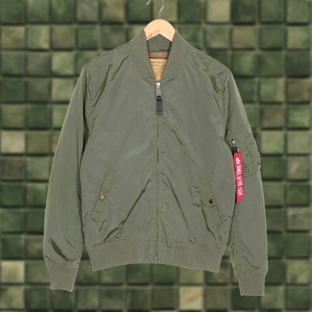 Alpha Industries ALPHA INDUSTRIES MA-1 Flight Bomber Jacket Men Size M Green MJ6572 Size US M / EU 48-50 / 2 - 1 Thumbnail