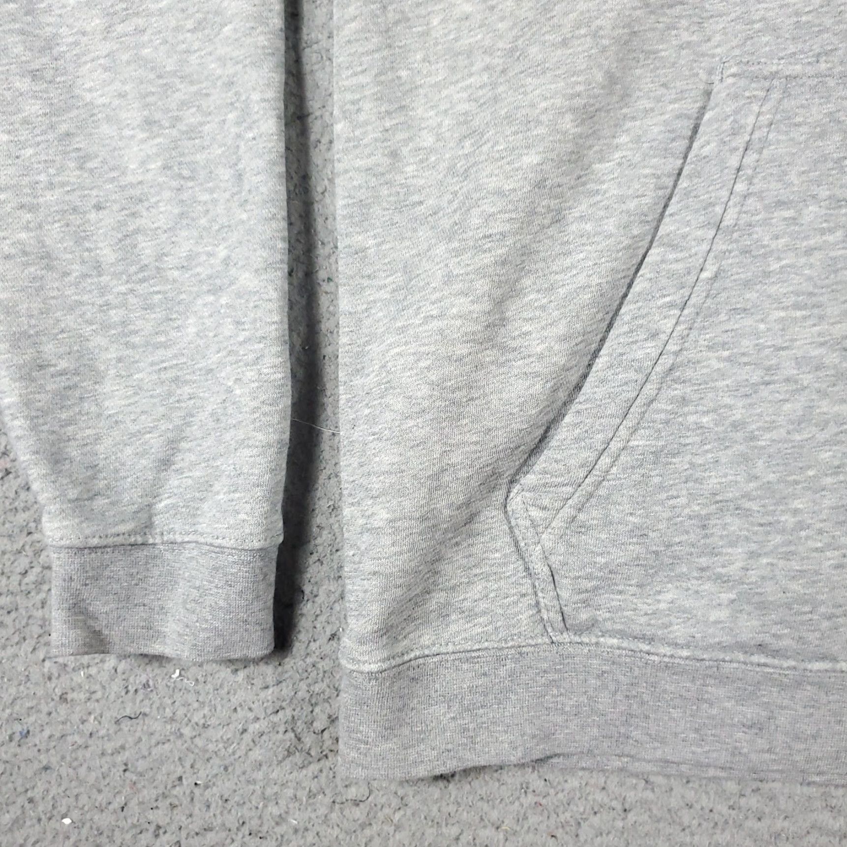 Nike Nike Hoodie Mens Large Gray Pullover Sweatshirt Swoosh Long Sleeve Size US L / EU 52-54 / 3 - 4 Thumbnail