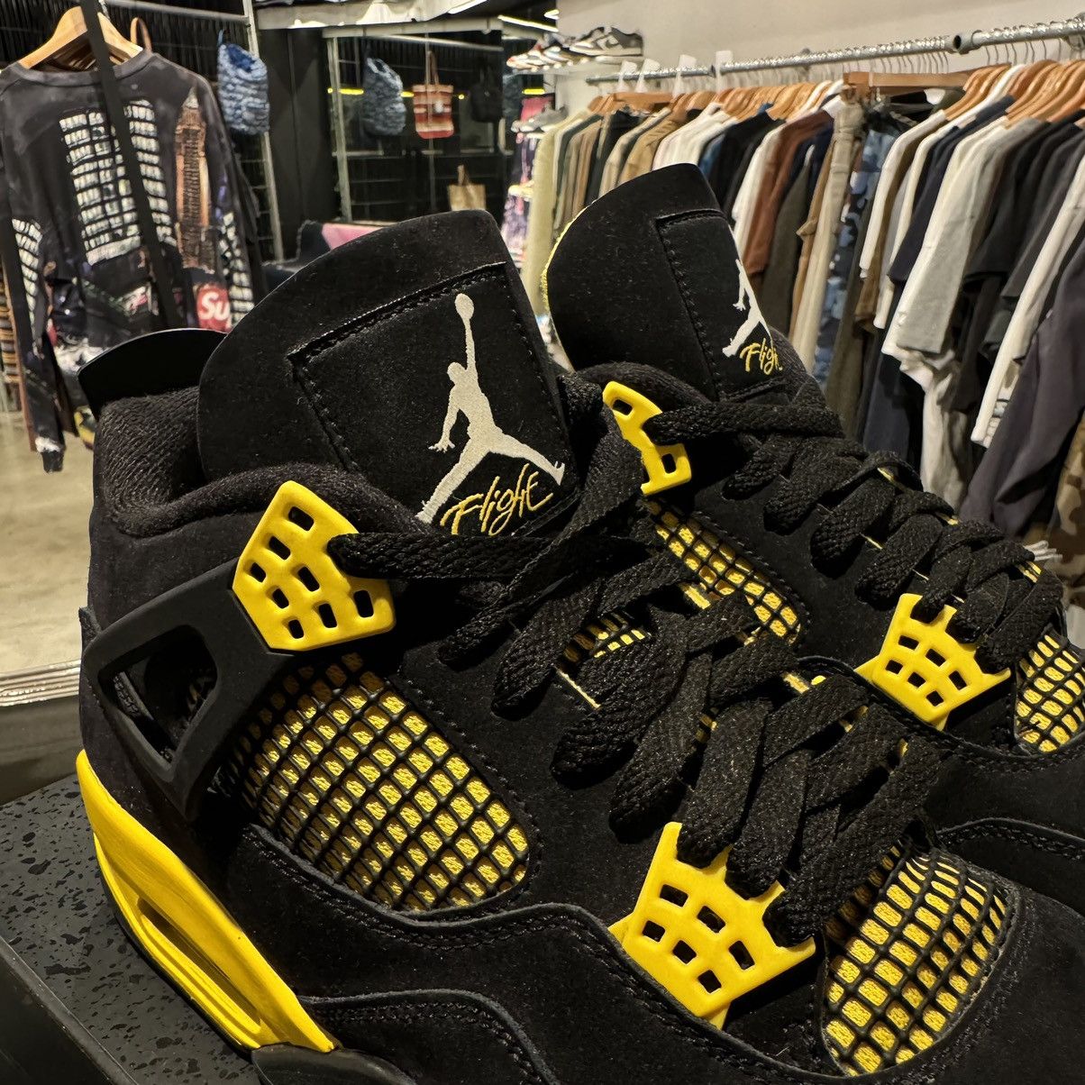 Jordan Brand Jordan 4 Retro Lightning Size US 10.5 / EU 43-44 - 7 Thumbnail