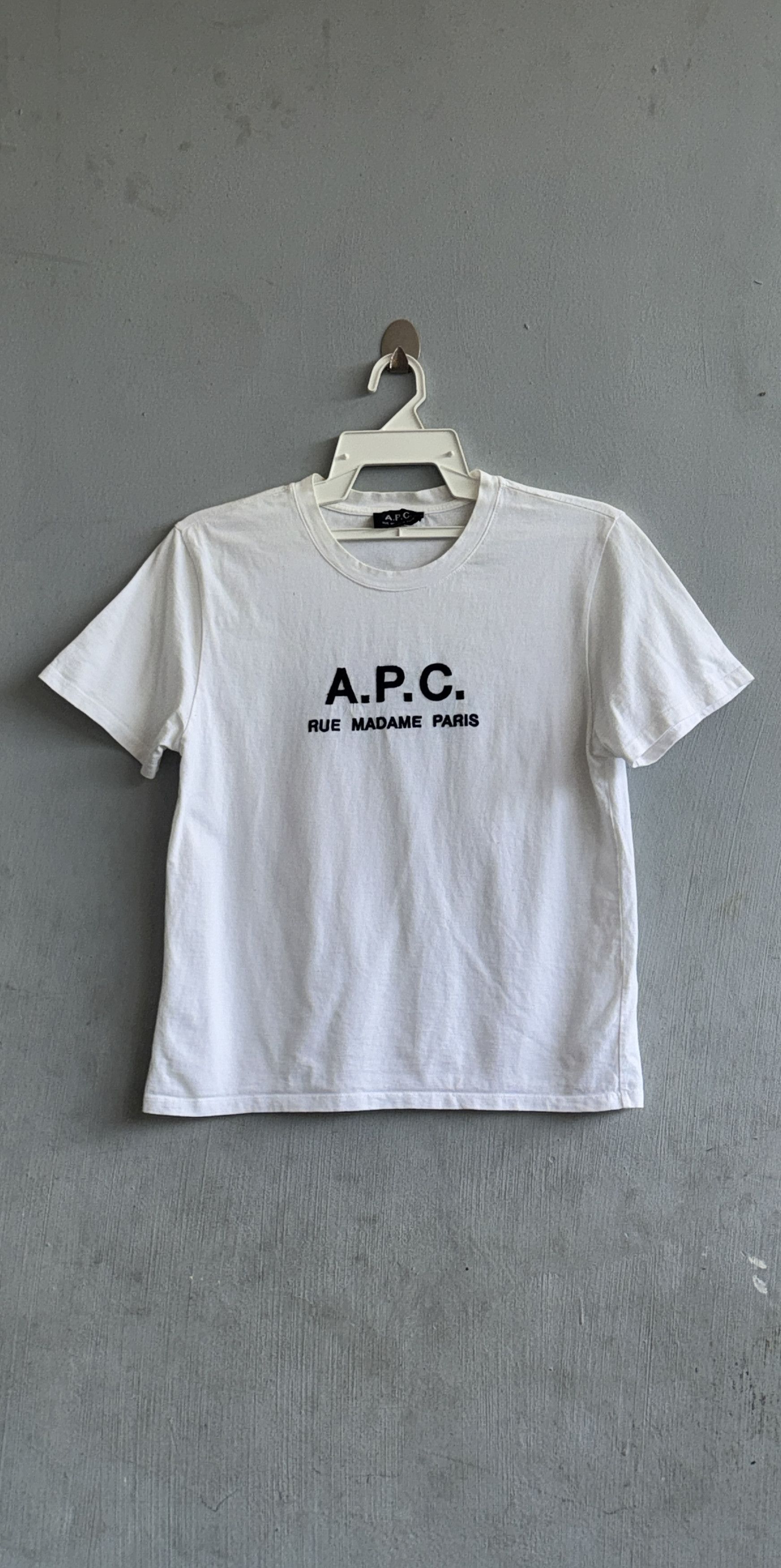 A.P.C. A.P.C Rue Madame Paris Embroidered T-Shirt Size S / US 4 / IT 40 - 1 Thumbnail
