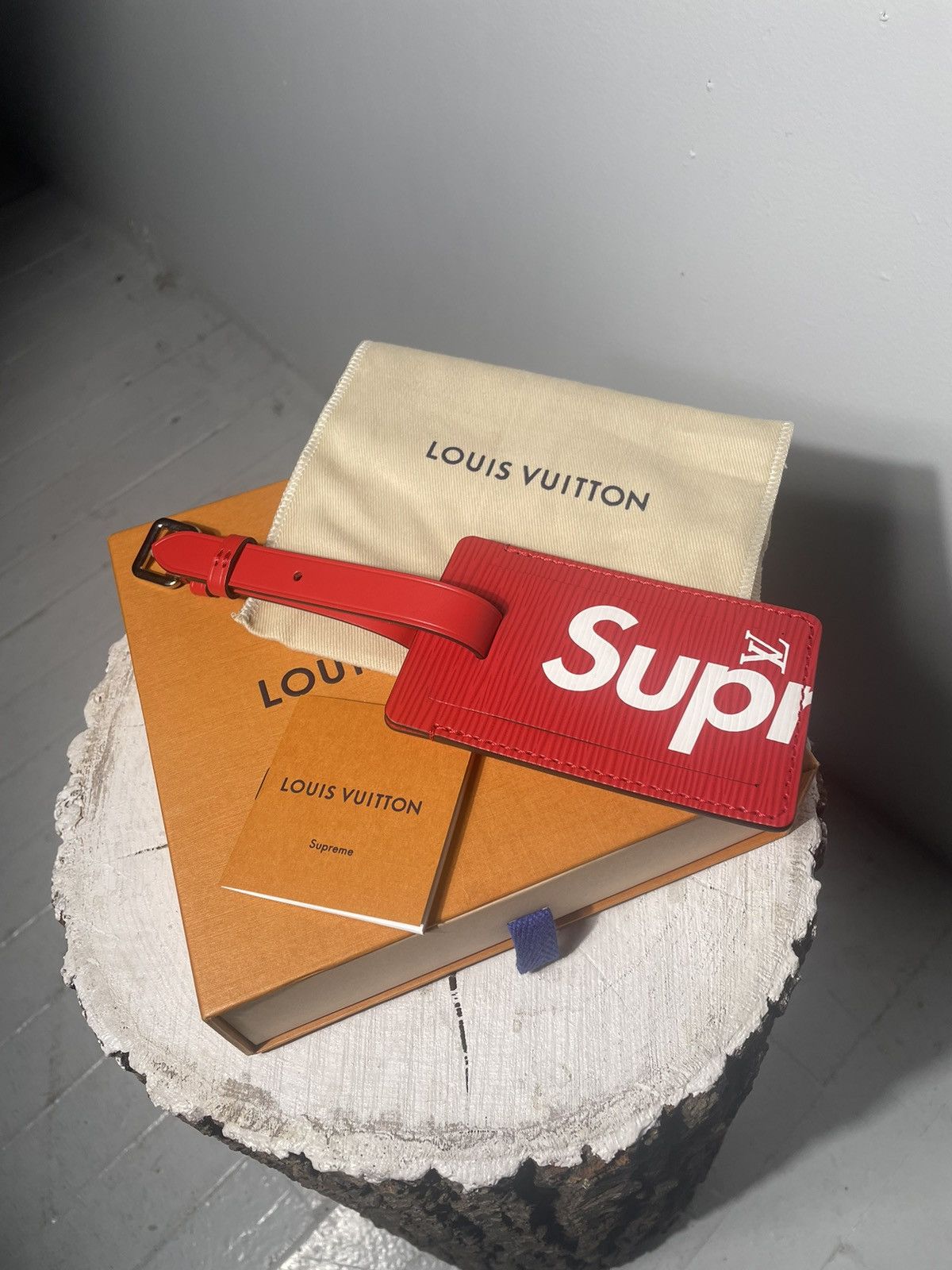 image of Louis Vuitton Luggage Tag Red, Men's