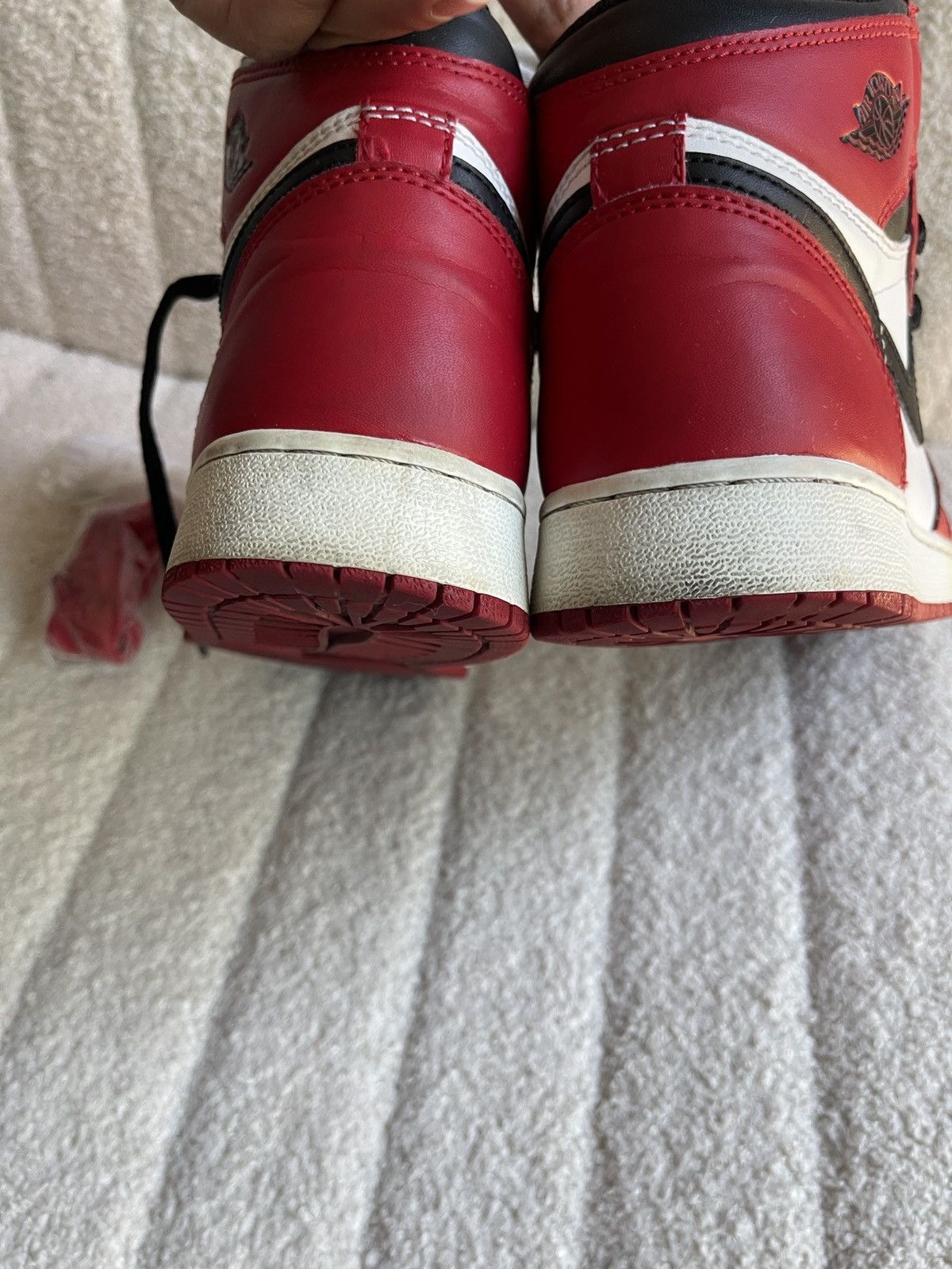 Nike Nike Air Jordan 1 High Chicago (2015) Size US 8 / IT 38 - 7 Thumbnail