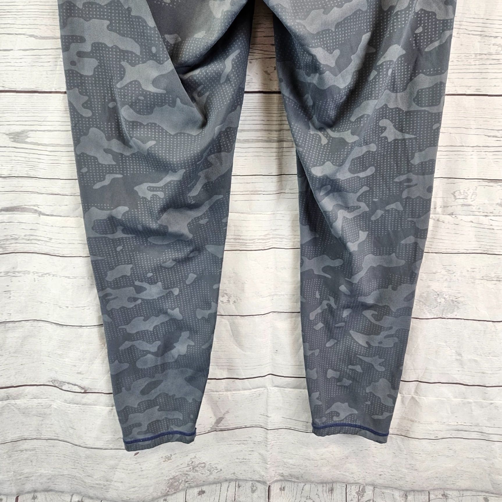 Vintage Zyia Active Womens Leggings Sz 6-8 Gray Camo Mid Rise Cropped Nylon Spandex Pull On Size 28" / US 6 / IT 42 - 5 Thumbnail