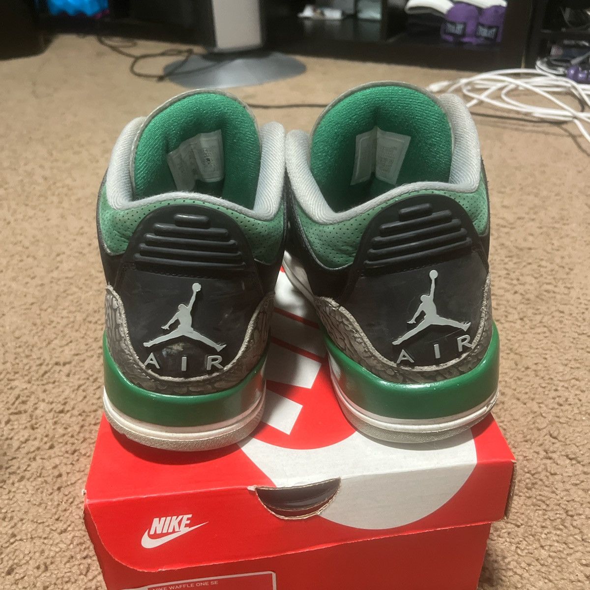 Nike Air Jordan 3 Pine Green Size US 9 / EU 42 - 4 Thumbnail
