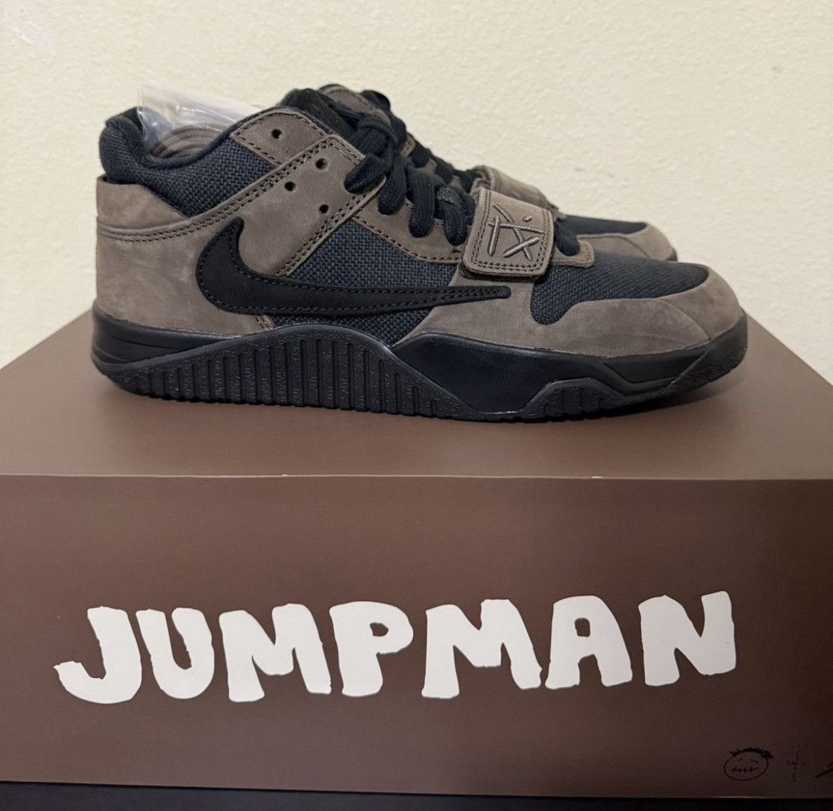 Nike × Travis Scott Jordan Jumpman Jack TR x Travis Scott Size US 8.5 / EU 41-42 - 2 Thumbnail