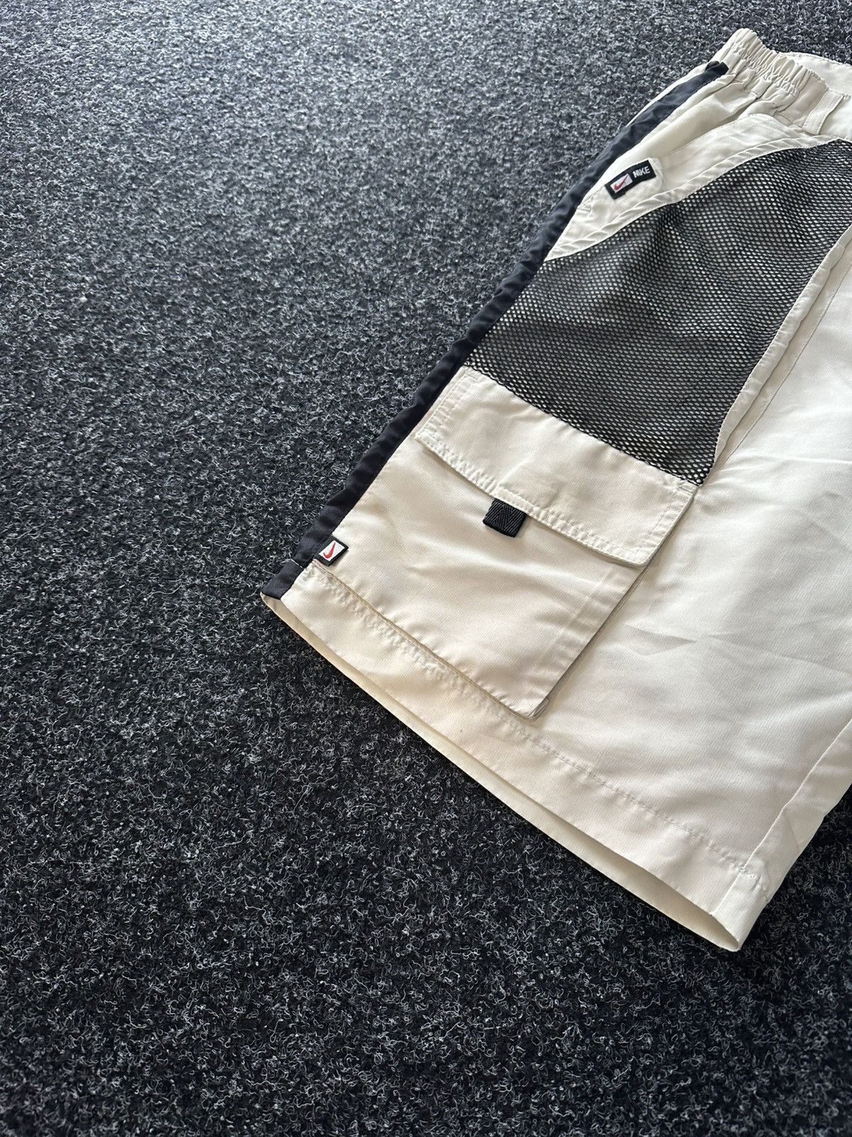Nike × Vintage 🚨 VINTAGE NIKE BUTLEG CARGO SHORTS 90s logo Y2K rare pocket Size US 32 / EU 48 - 2 Thumbnail