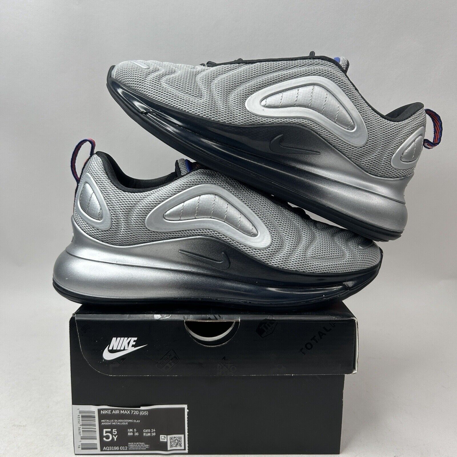 Nike Nike Air Max 720 GS “Metallic Silver” 2024 Size US 7 / IT 37 - 1 Thumbnail