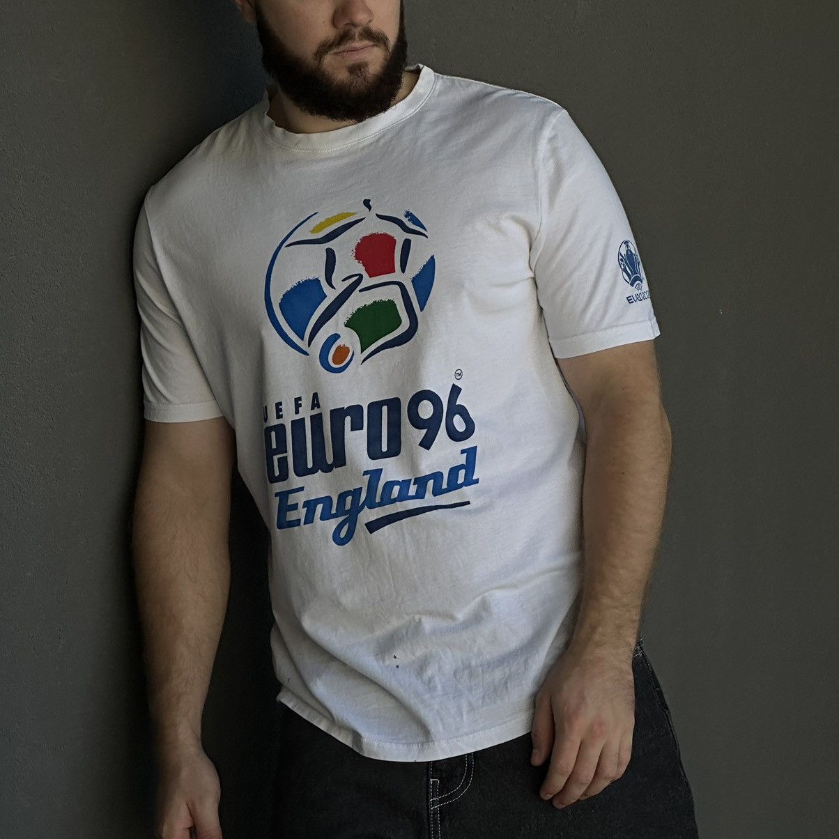 Vintage Vintage UEFA Euro 96 England T-shirts Big Logo Y2K 00s Size US L / EU 52-54 / 3 - 1 Thumbnail