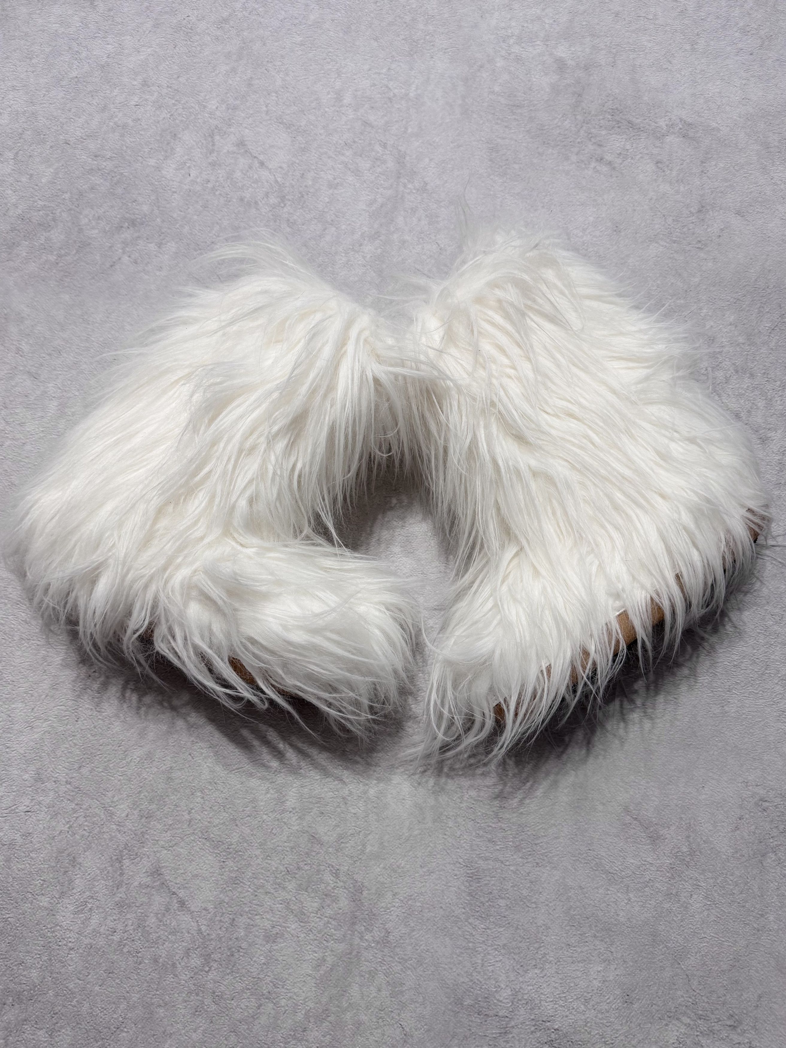 Bata Deadstock Y2K Bata Yeti White Fur Mohair Moon Boots 38-40 Size US 9 / IT 39 - 1 Thumbnail