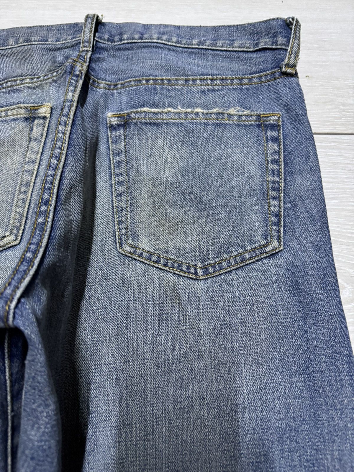 Uniqlo Vintage Japanese Brand Uniqlo Ring Light Wash Loose Jeans Size US 31 - 10 Thumbnail