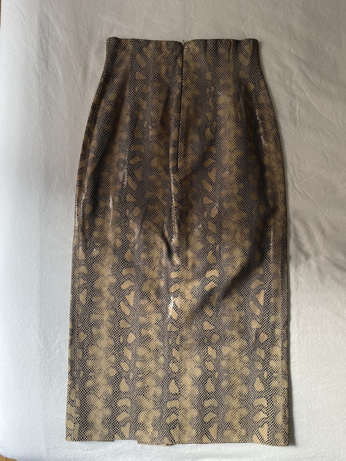 16Arlington 16Arlington Python Pencil Skirt Size 26" / US 2 / IT 38 - 6 Thumbnail