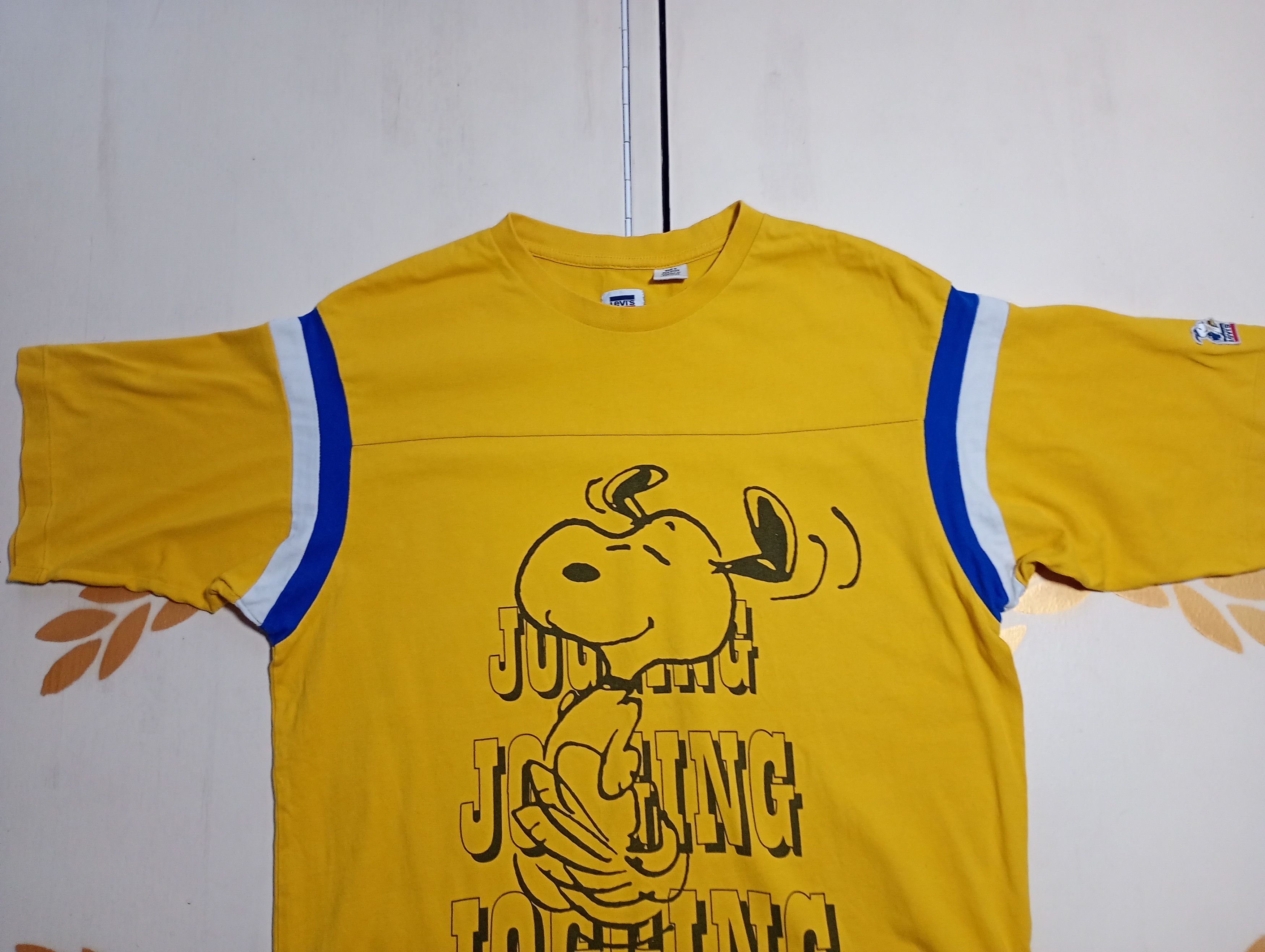 Levi's × Peanuts Levi's x Peanuts Jogging T-Shirt Size US S / EU 44-46 / 1 - 5 Thumbnail