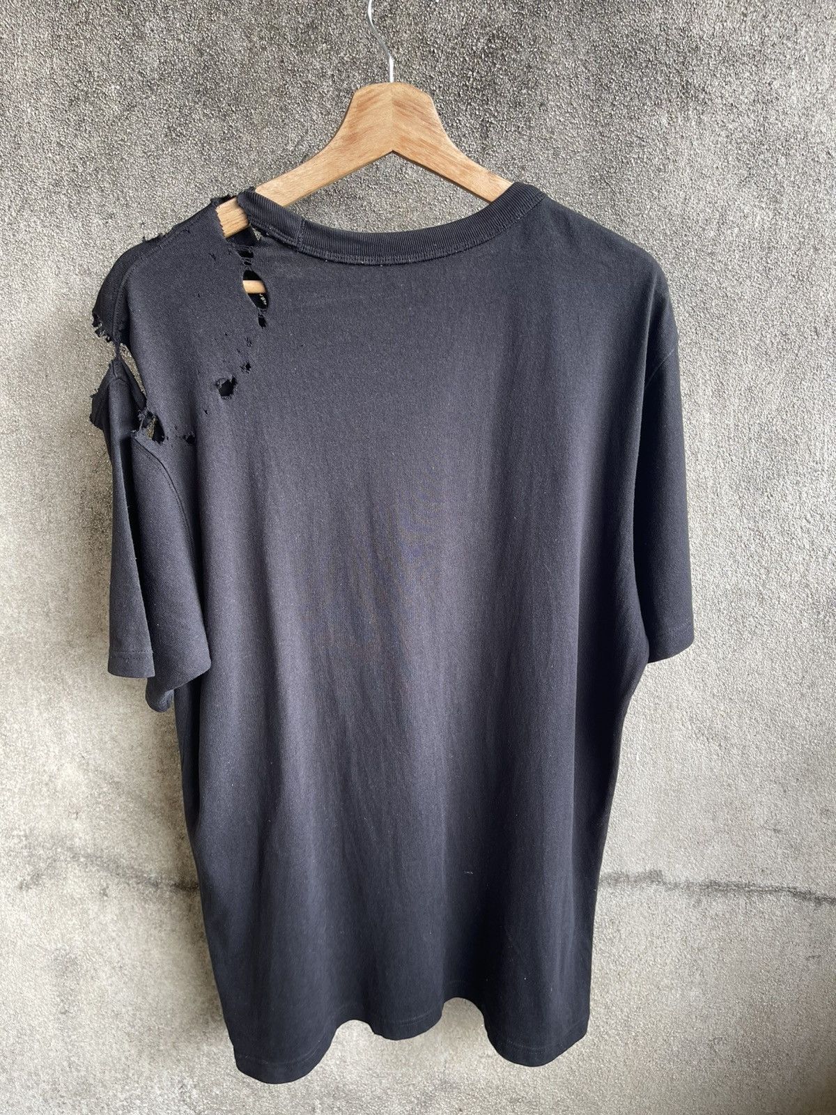 Lemaire × Uniqlo RARE🔥LEMAIRE x UNIQLO🔥Thrashed Sun Faded Black Tshirt Size US L / EU 52-54 / 3 - 11 Thumbnail