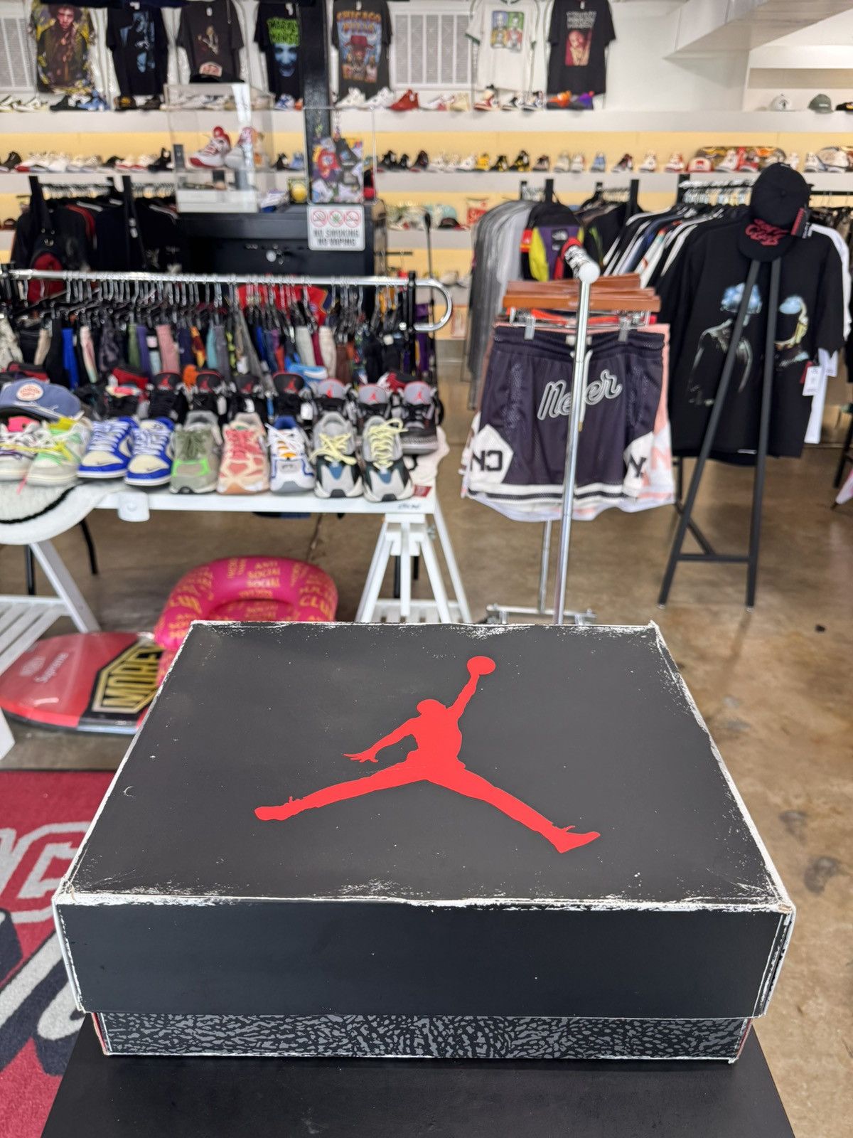 Jordan Brand Air Jordan 3 White Cement Reimagined Size 12.5 (2023) Size US 12.5 / EU 45-46 - 13 Thumbnail