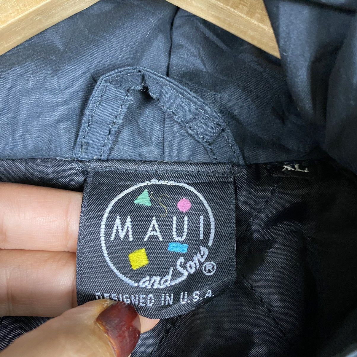 Japanese Brand VINTAGE 90s MAUI AND SONS HOODIES JACKET Size US L / EU 52-54 / 3 - 12 Thumbnail