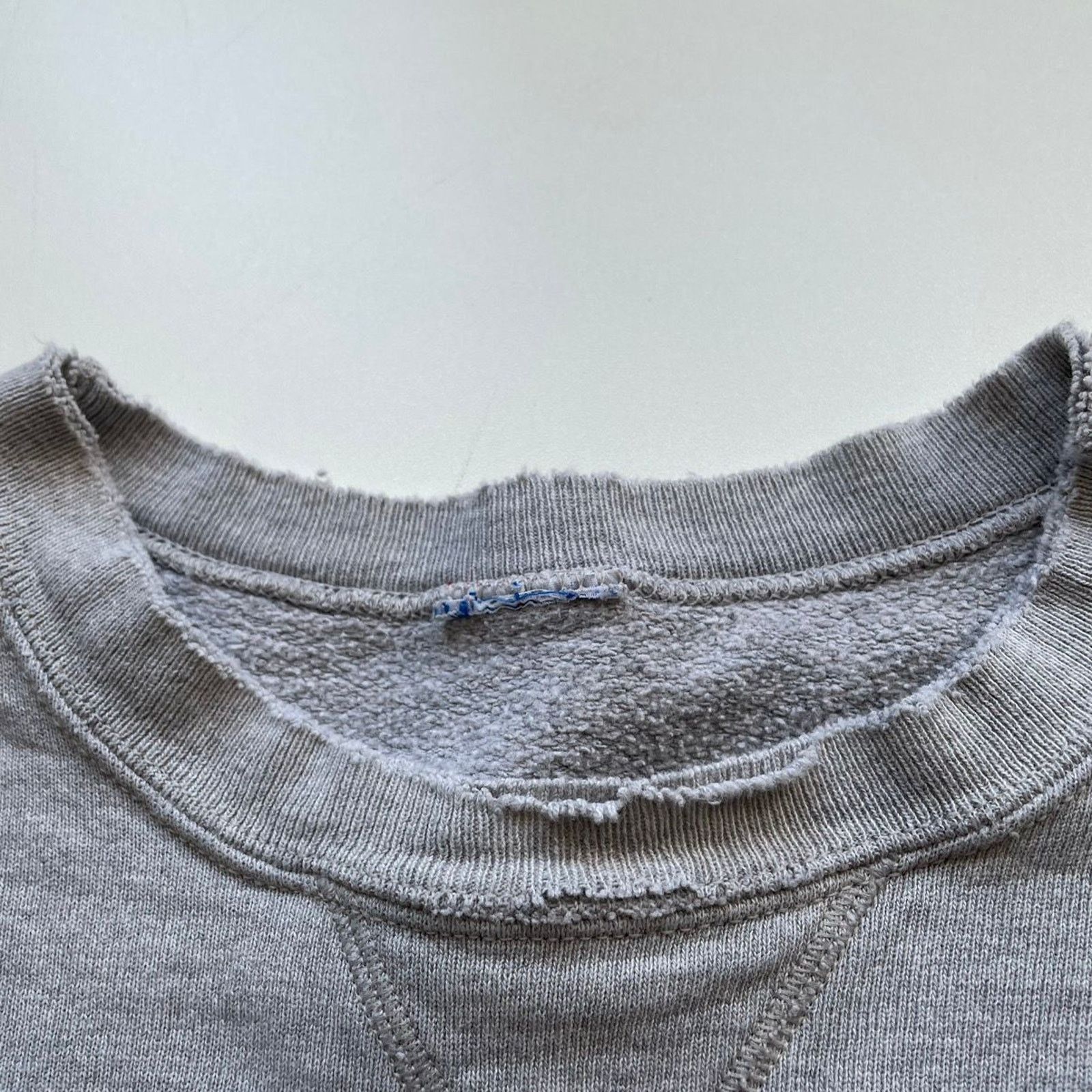 Champion Vintage 90s Champion Heavyweight Crewneck XL Distressed Size US XL / EU 56 / 4 - 4 Thumbnail