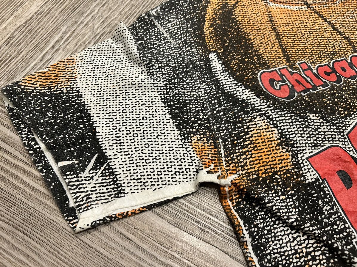 NBA × Vintage Vintage 90s Bulls AOP by SWINGSTER USA (Single Stitch) Size US L / EU 52-54 / 3 - 2 Thumbnail