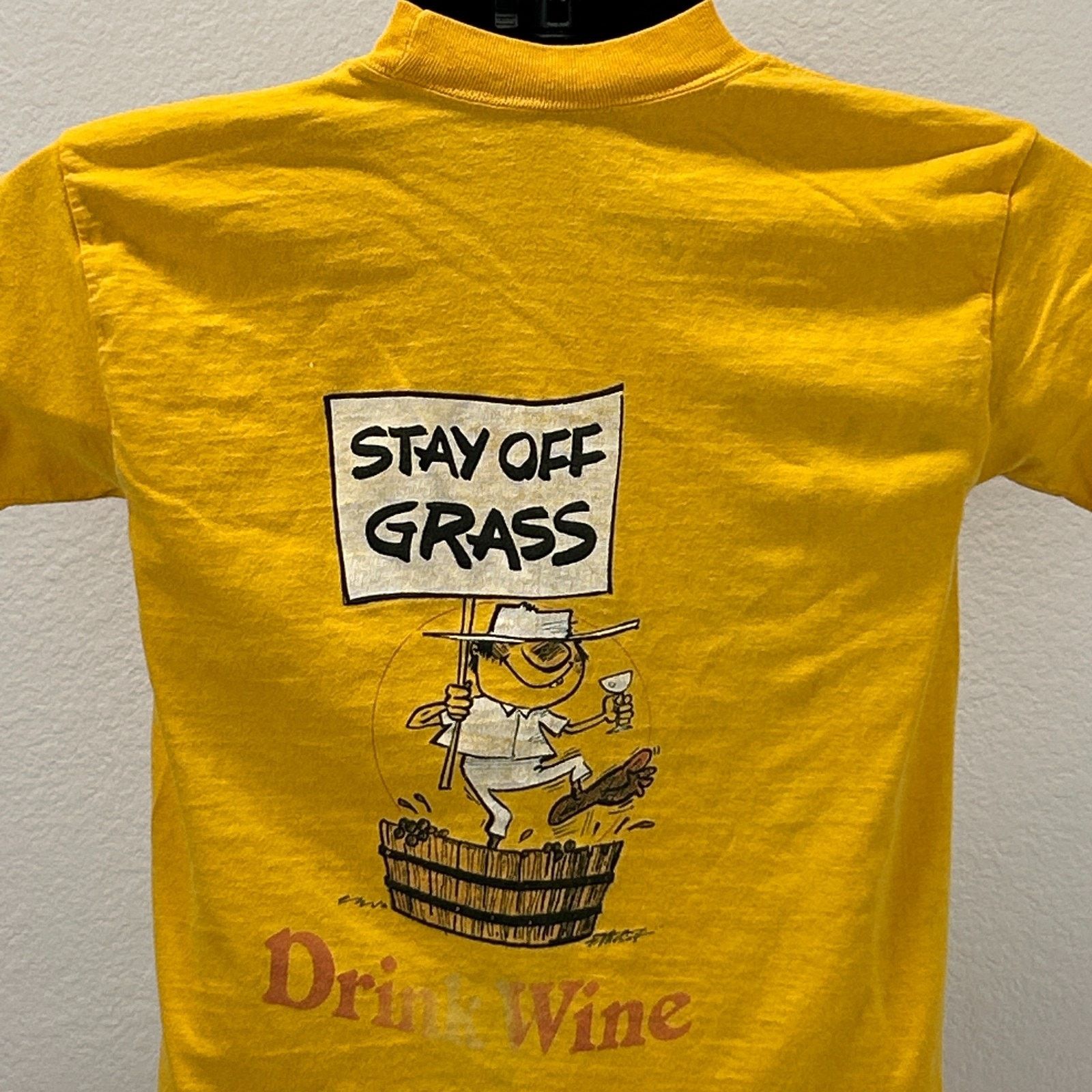 Anvil Vintage Steer N Stein Stay Off Grass Drink Wine T Shirt XS Size US XS / EU 42 / 0 - 13 Thumbnail