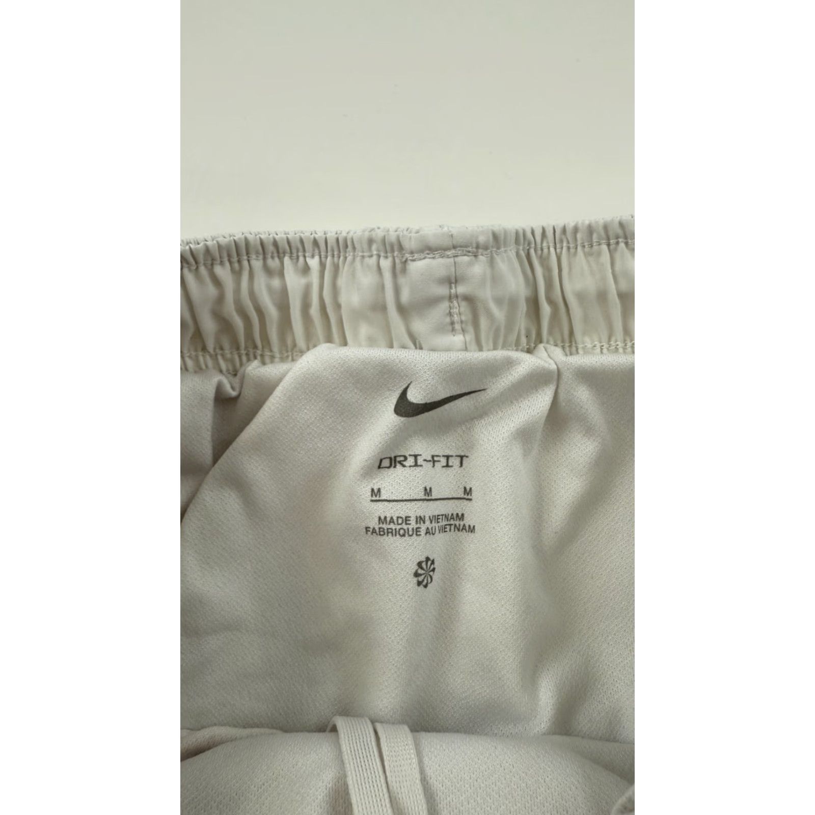 Nike VINTAGE? (No) Nike Shorts Womens M White Tempo Dri-Fit Running 831558-100 Elastic Waist Size 32" / US 10 / IT 46 - 4 Thumbnail