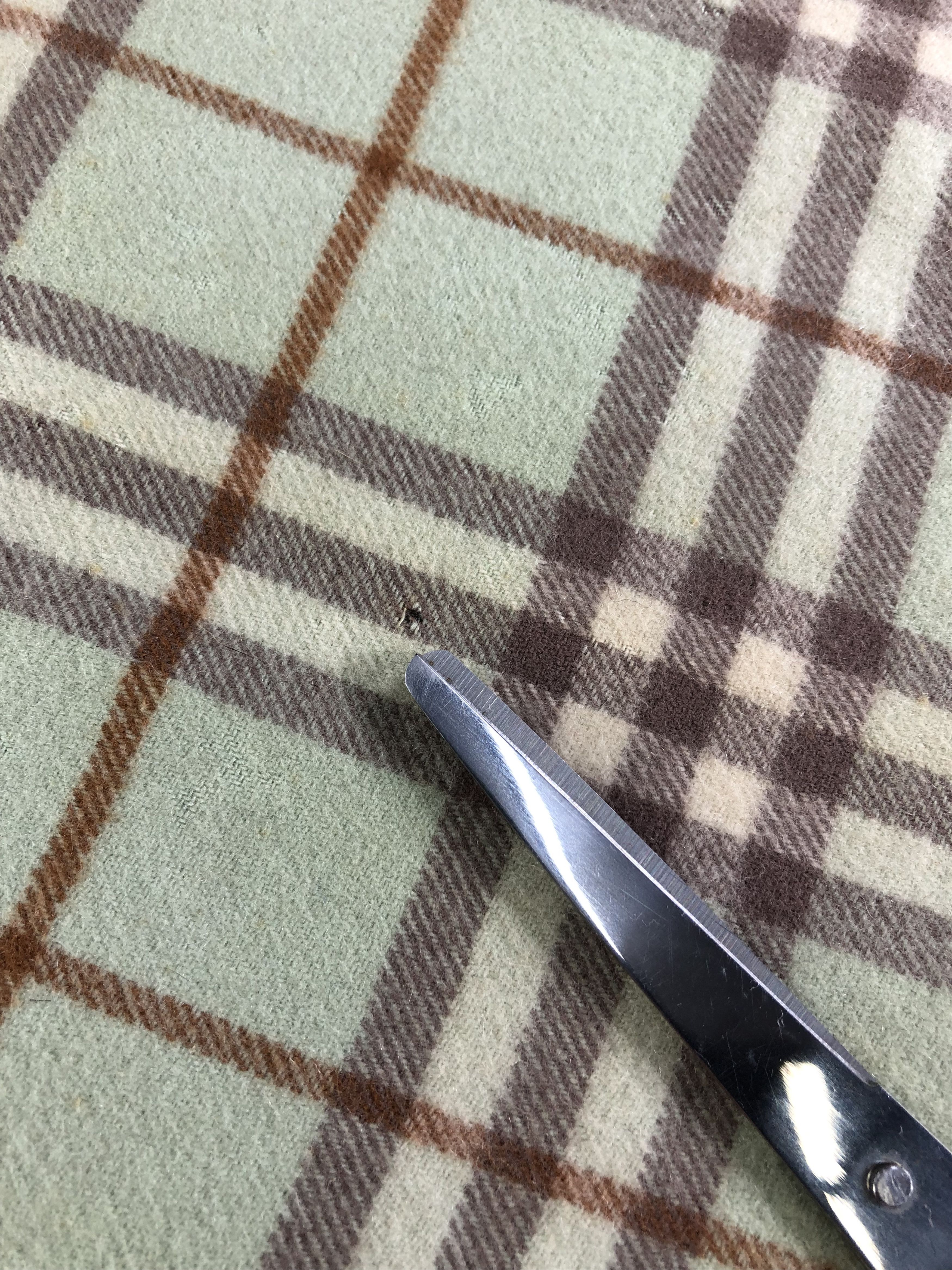 Burberry Burberrys Pure Cashmere Scarf / Muffler / Neckwear Size ONE SIZE - 9 Thumbnail