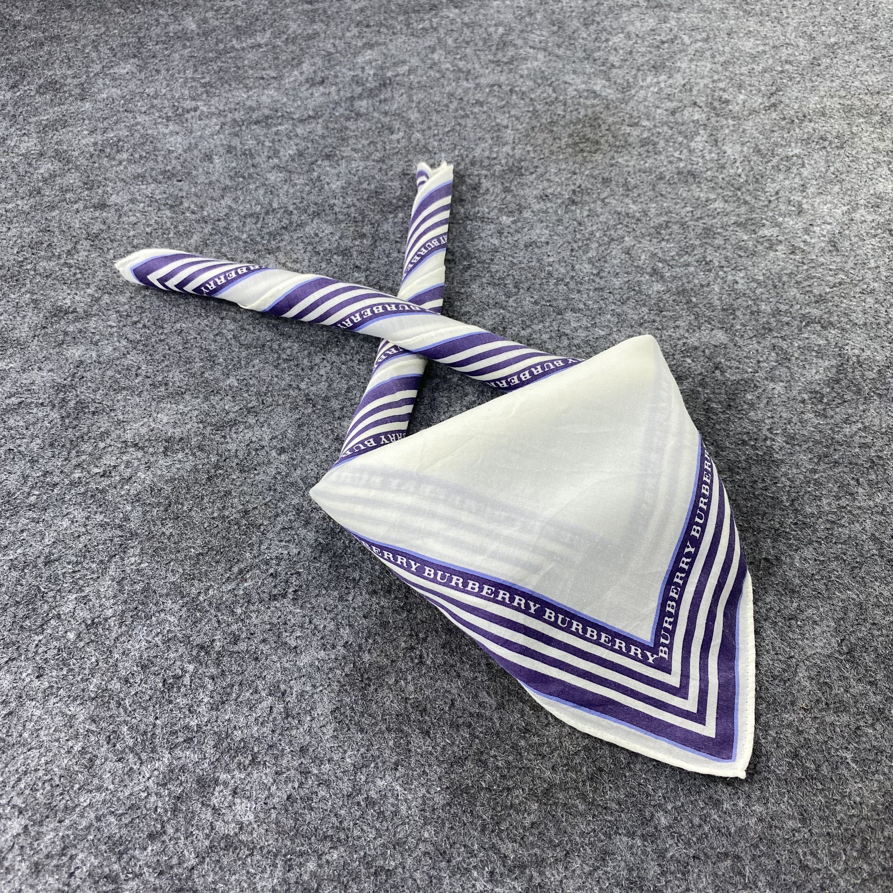 Burberry Burberry Handkerchief / Bandana / Neckerchief-B1176 Size ONE SIZE - 1 Thumbnail