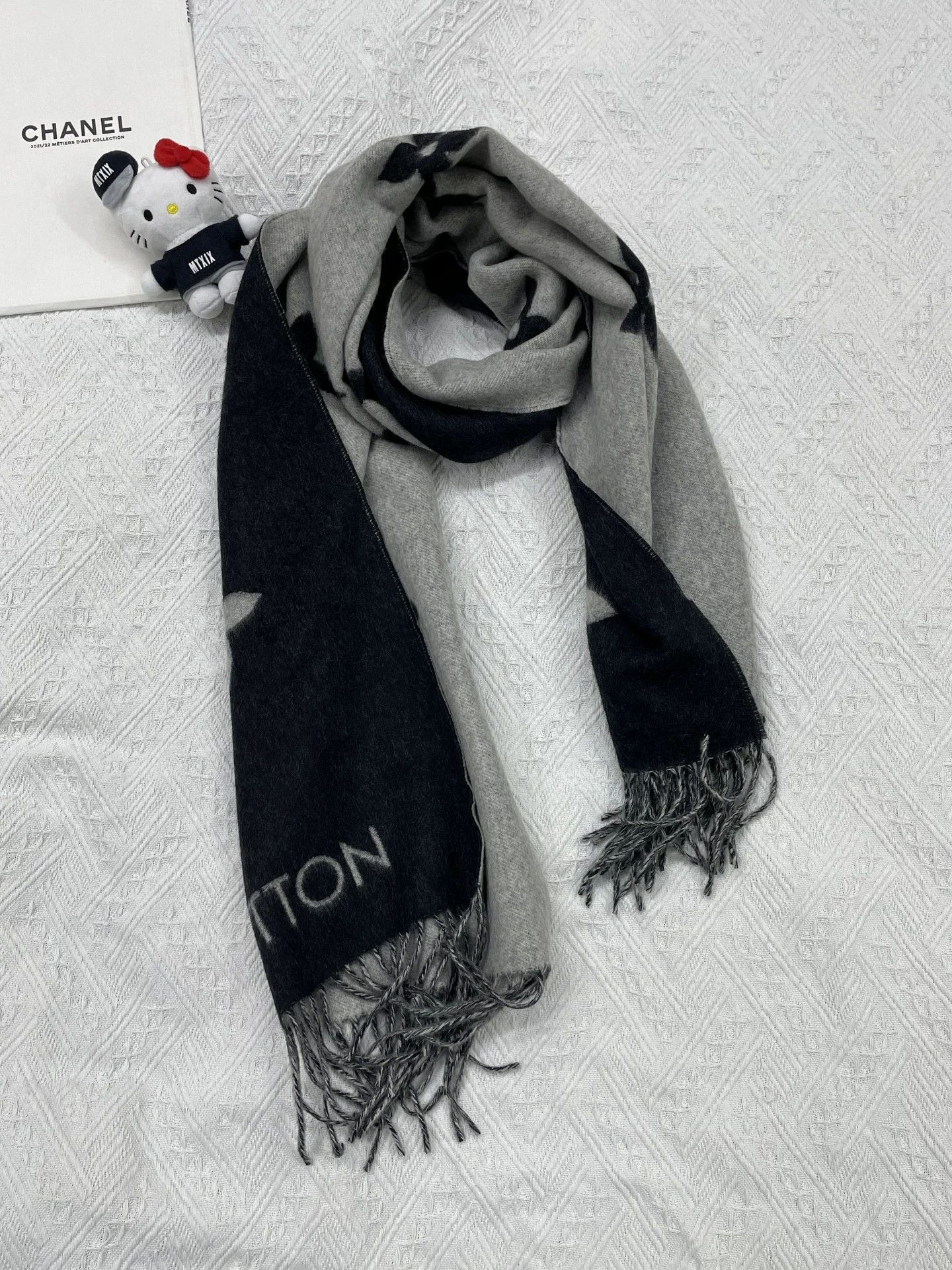 Louis Vuitton LV Black & Gray Colorblock Double Monogram Wool Scarf Size ONE SIZE - 5 Thumbnail