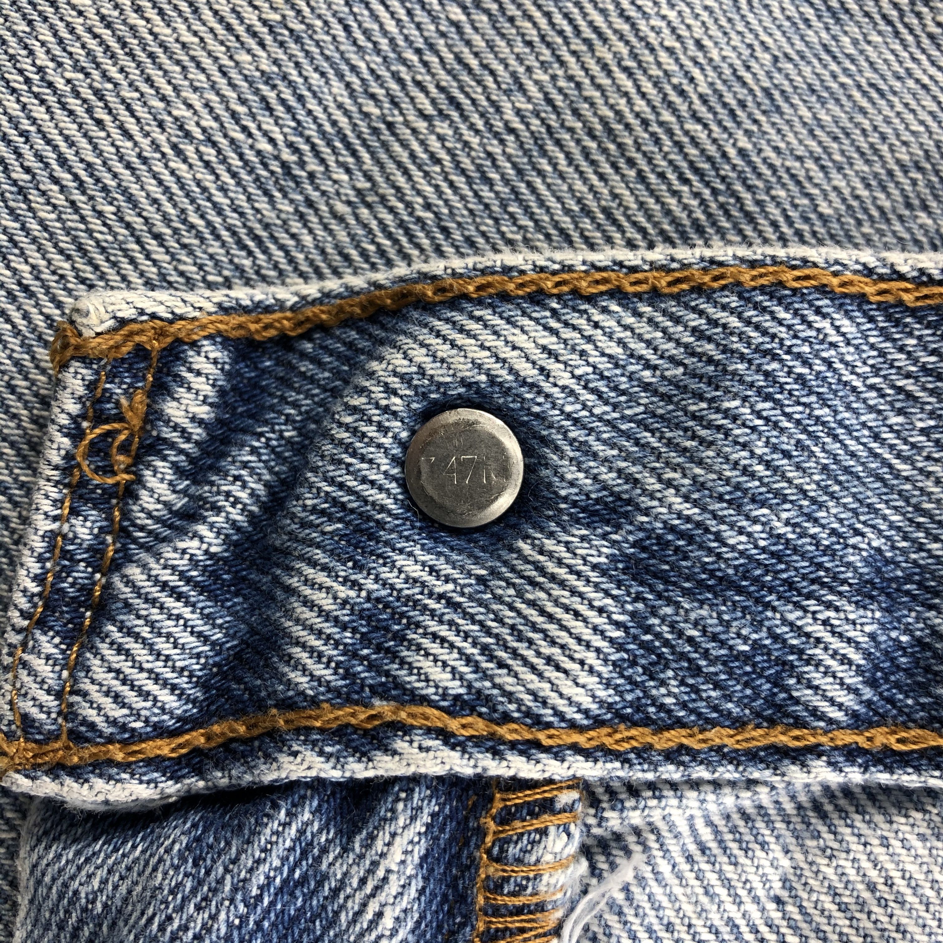 Levi's × Vintage Vintage Light Wash Levis 505 Jeans-JM1293 Size US 36 / EU 52 - 8 Thumbnail