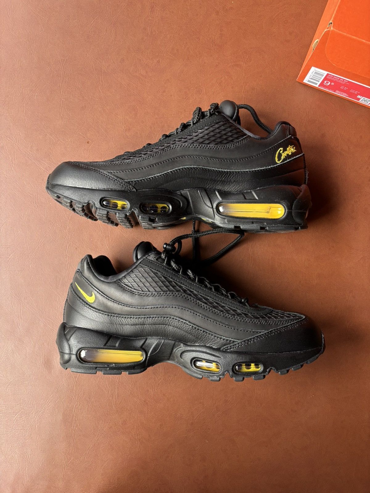 Corteiz × Nike AIR MAX 95 Honeyblack Size US 9.5 / EU 42-43 - 2 Thumbnail