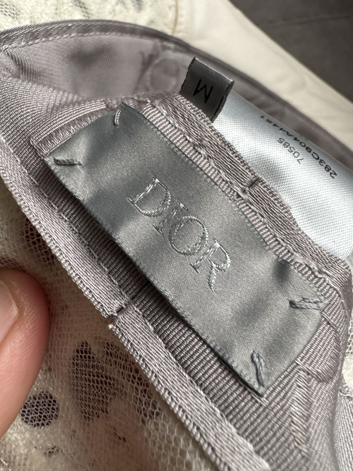 Dior DIOR bucket hat check sizes in photos and by tape measure Size ONE SIZE - 10 Thumbnail