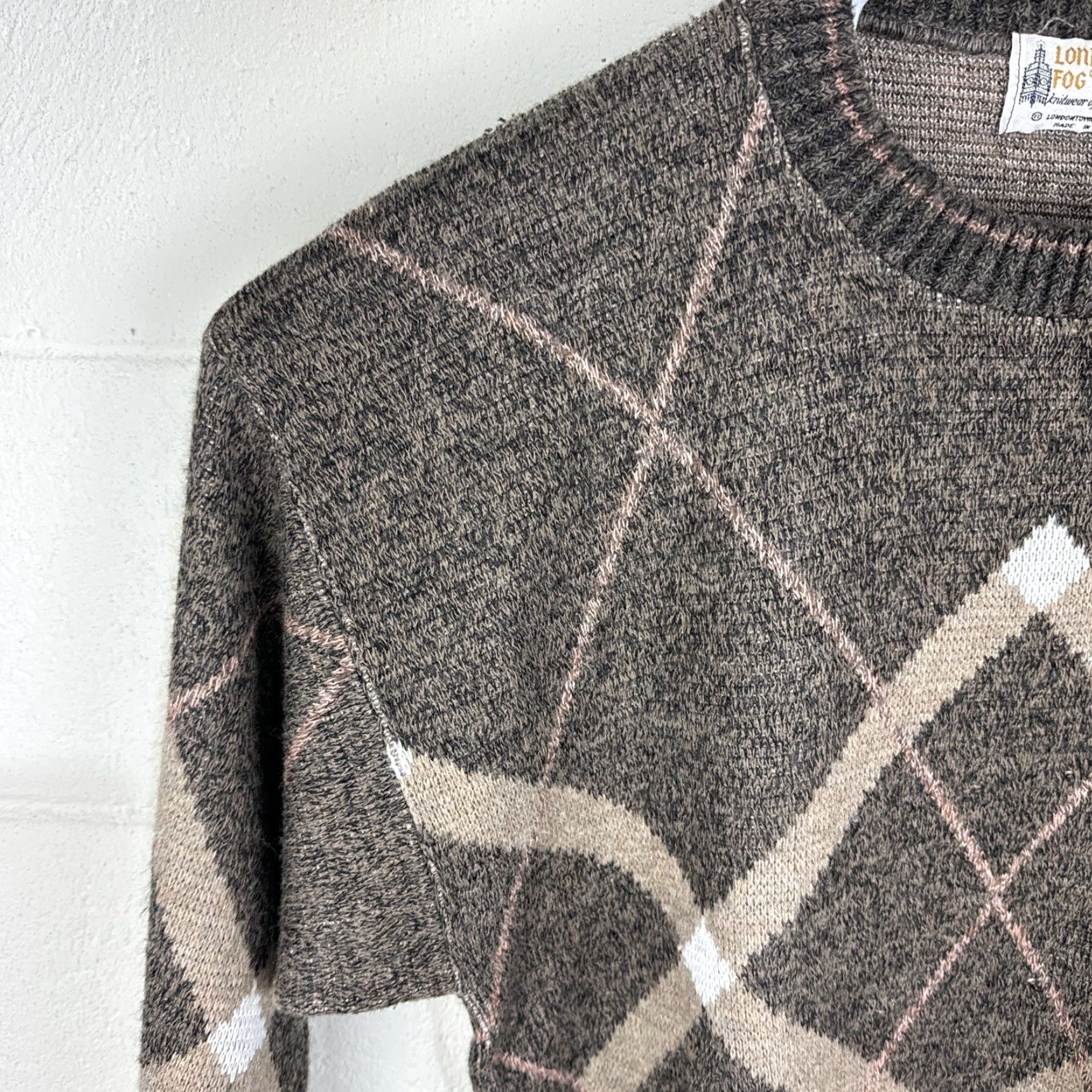 London Fog VINTAGE London Fog Sweater Mens XL Brown Knit Pullover Geometric 90s Lounge Casual Travel Heavyweight Wool Acrylic Crew Neck Long Sleeve Logo Cropped? Size US XL / EU 56 / 4 - 5 Thumbnail