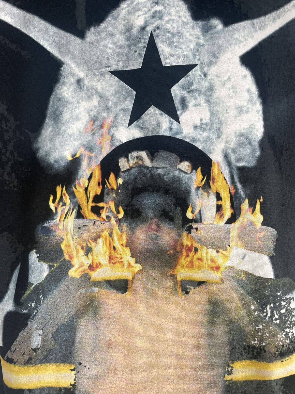 Givenchy Givenchy Voodoo T Shirt Size US L / EU 52-54 / 3 - 3 Thumbnail