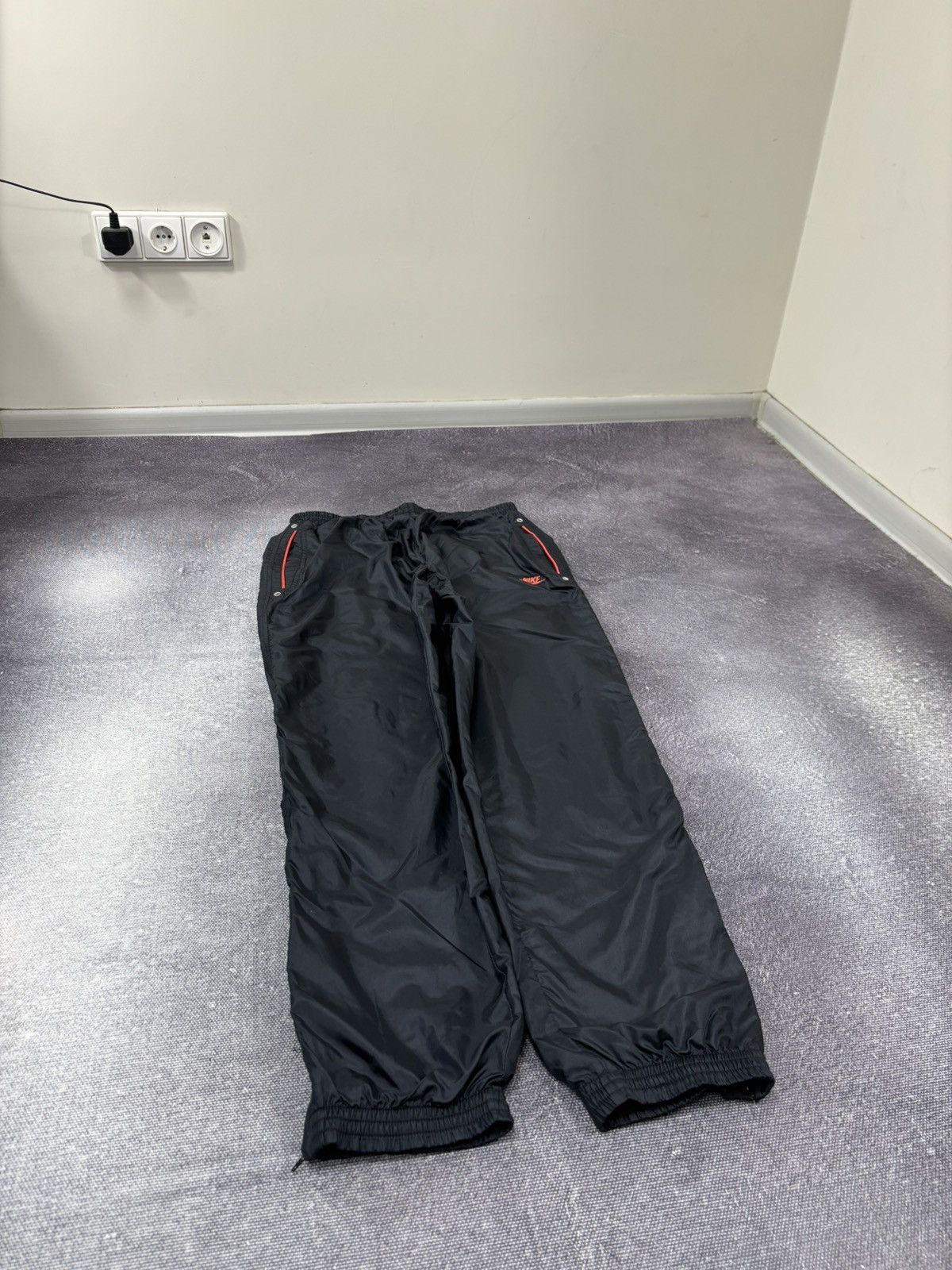 Nike Vintage 90s Nike Y2K Retro Hype Black Nylon Track Pants Size US 32 / EU 48 - 2 Thumbnail
