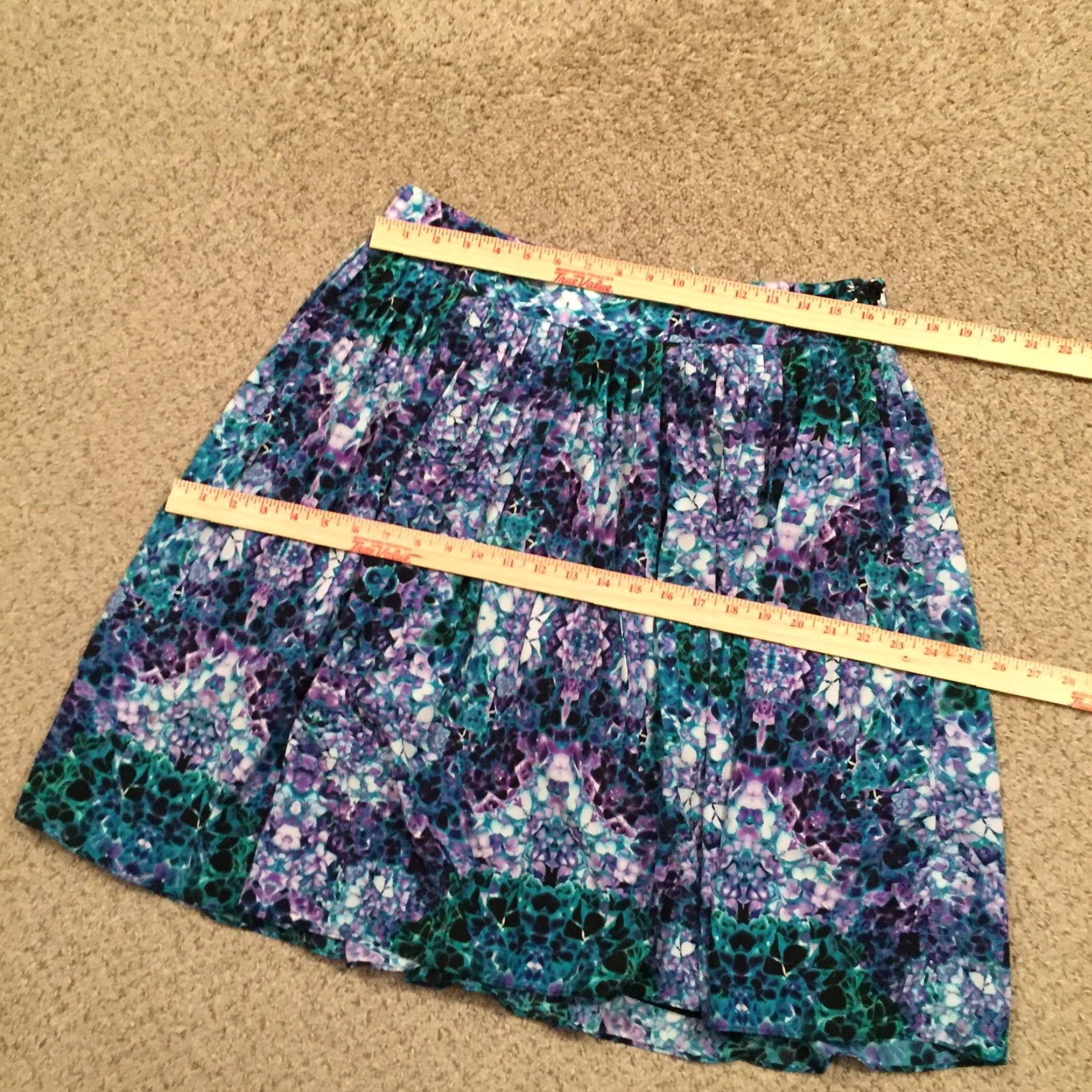 Liz Claiborne Liz Claiborne Skirt Knee Length Womens 10 Blue Geometric Pleated Lined Polyester Size 32" / US 10 / IT 46 - 2 Thumbnail
